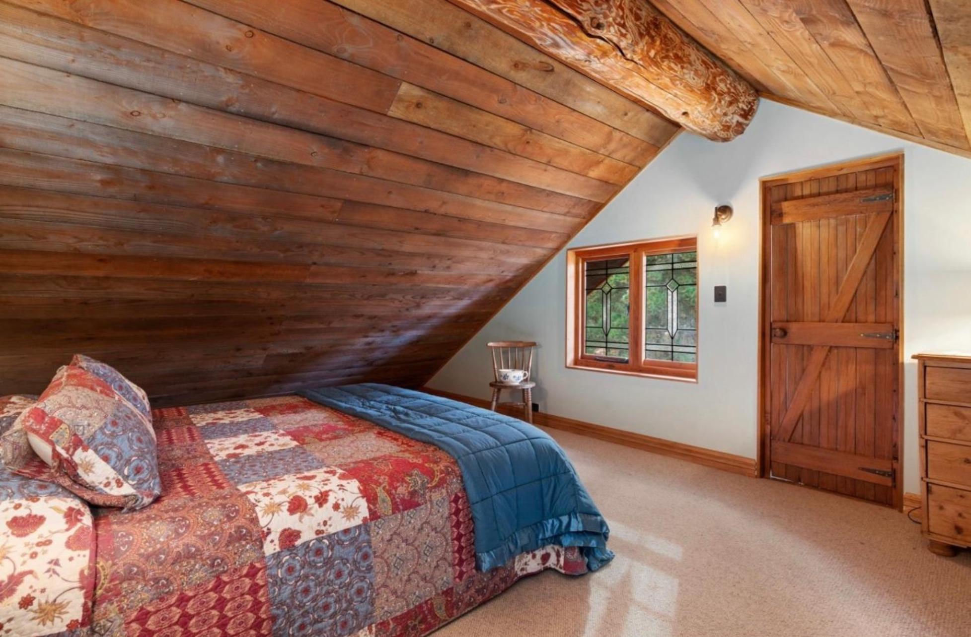 Fairytale Log Cabin - Homewood Forest Retreat