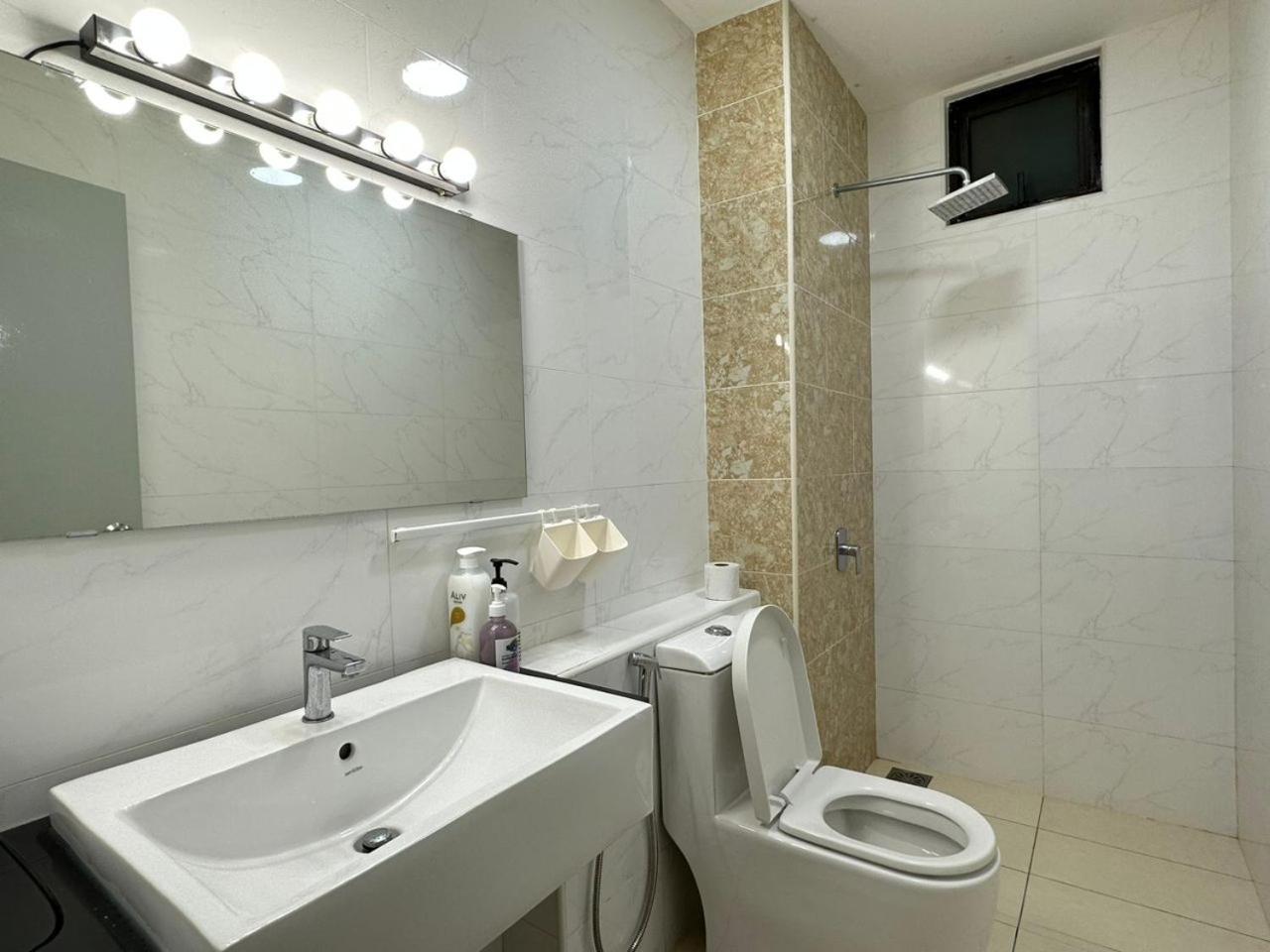 DSummit Cozy 3 Bedroom with Netflix WiFi Towel etc