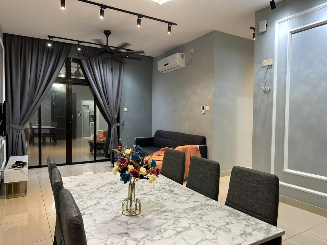 DSummit Cozy 3 Bedroom with Netflix WiFi Towel etc