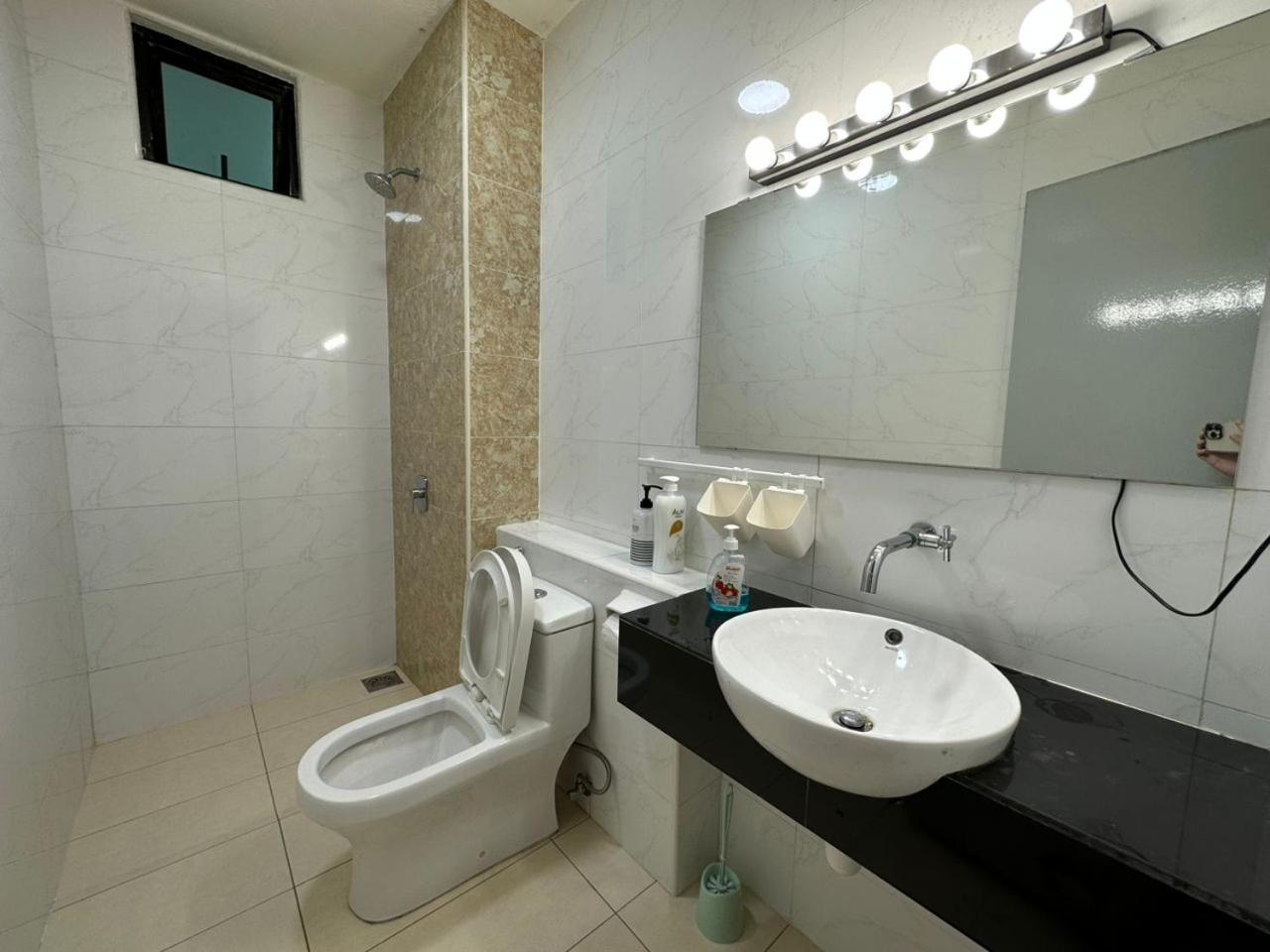 DSummit Cozy 3 Bedroom with Netflix WiFi Towel etc