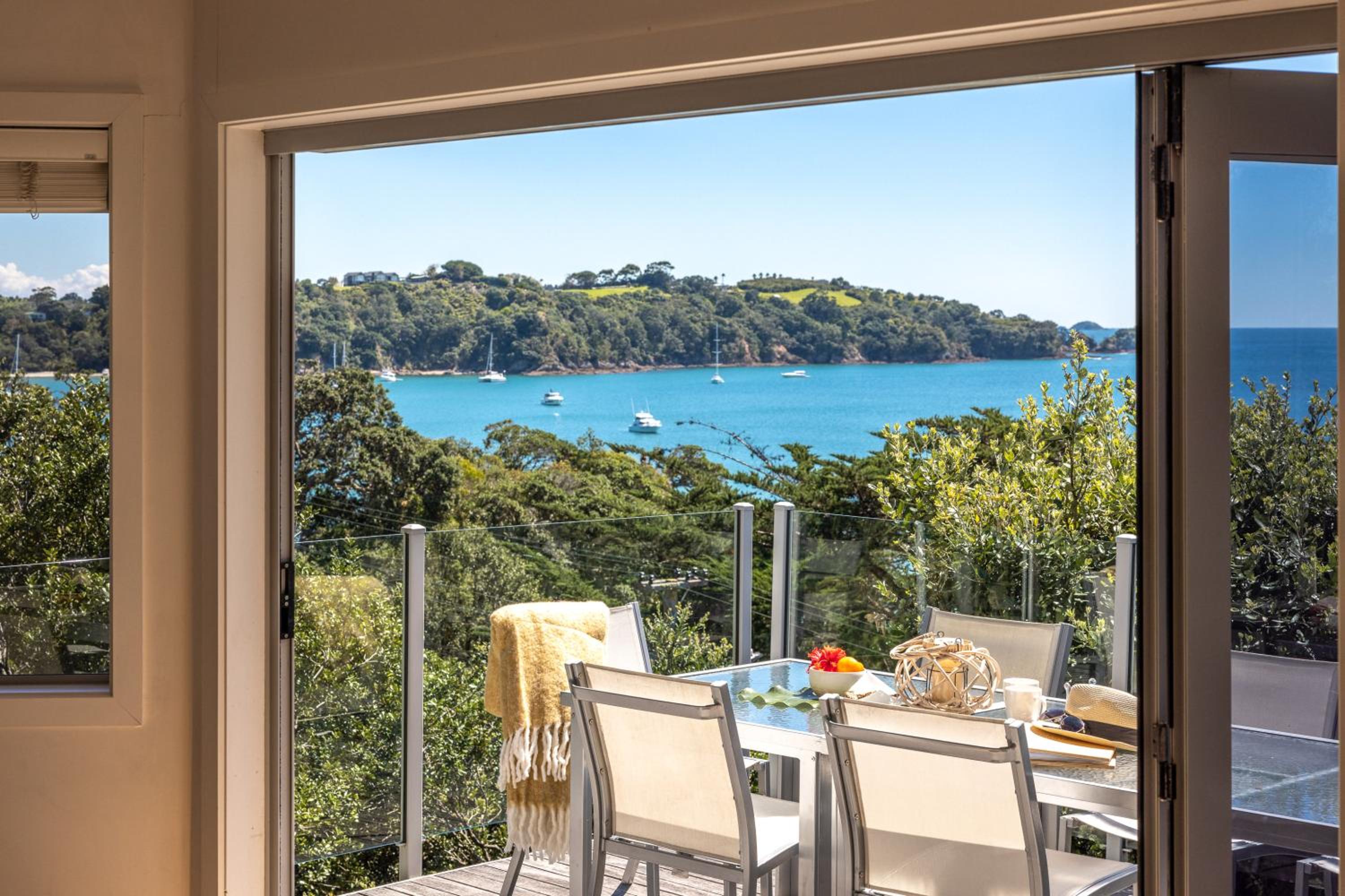 Tawa Cottage - Coast & Country view 5