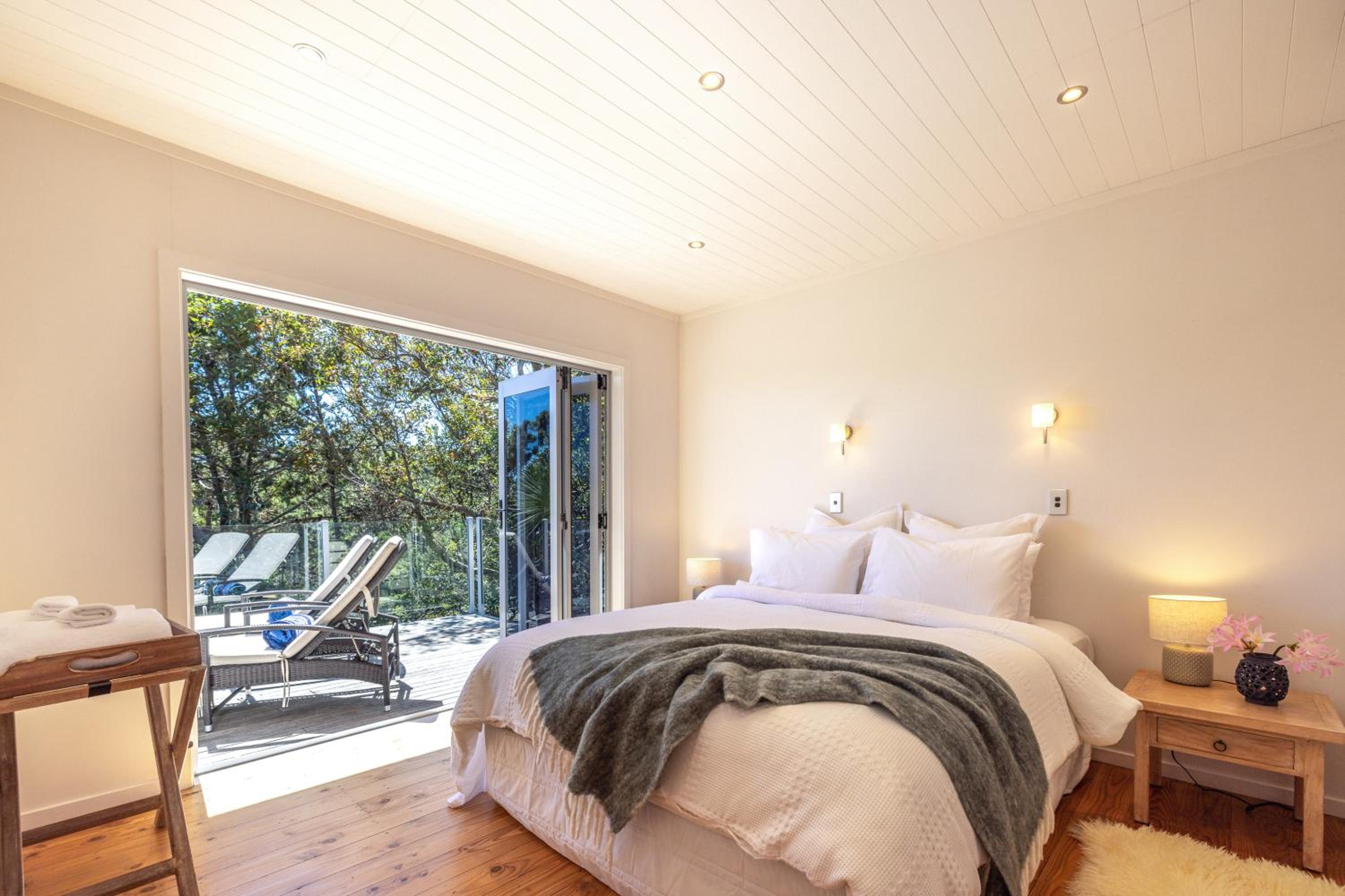 Tawa Cottage - Coast & Country view 2