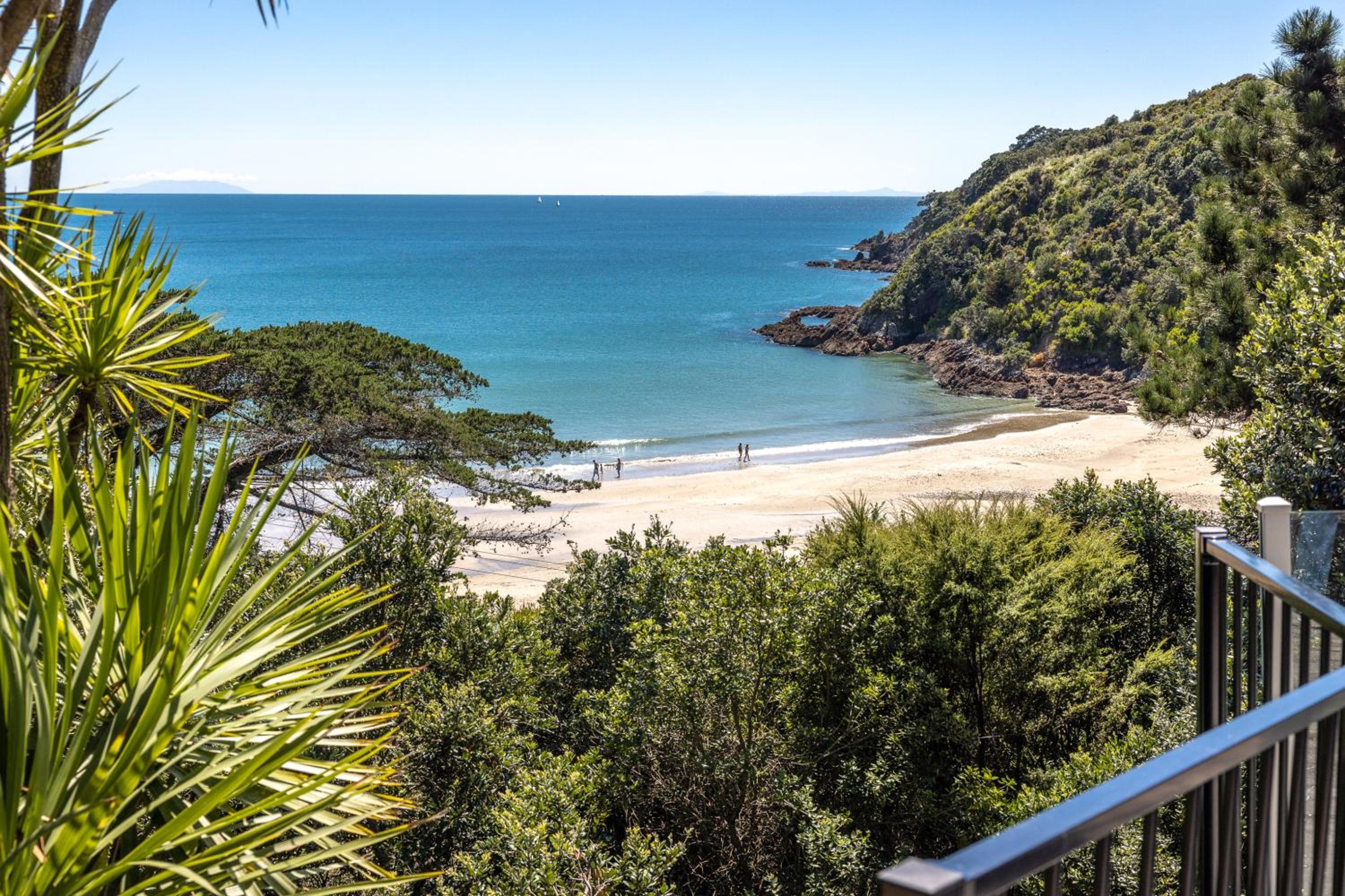 Tawa Cottage - Coast & Country view 4