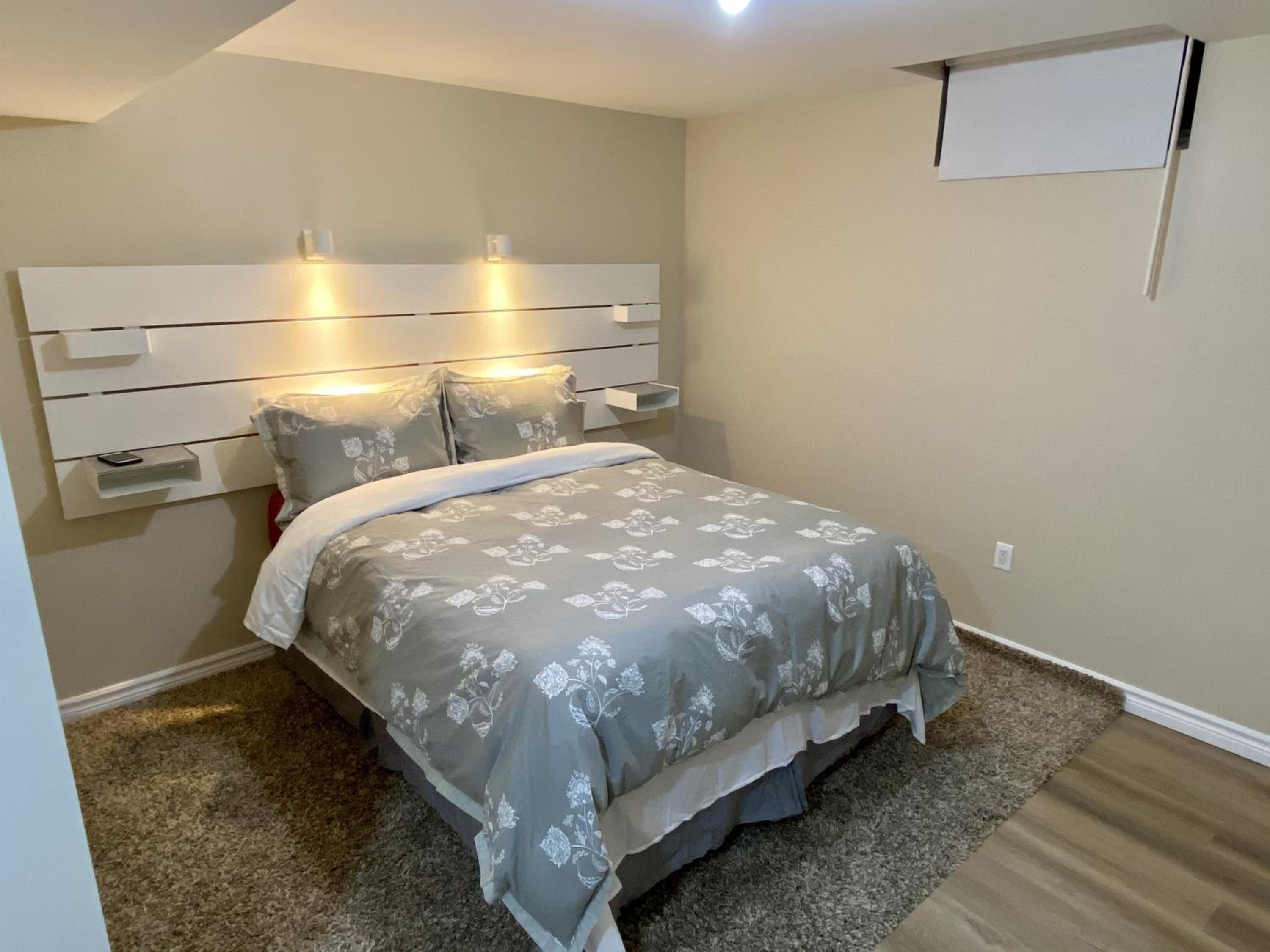 Affordable Room with FREE Parking in Newmarket ON