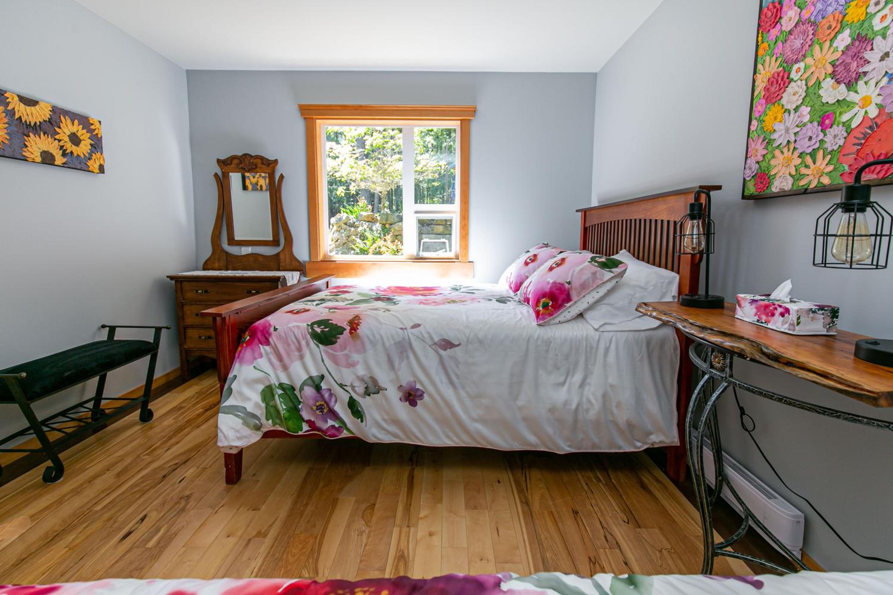 Chateau Shawnigan 2BD in West Shawn Lake