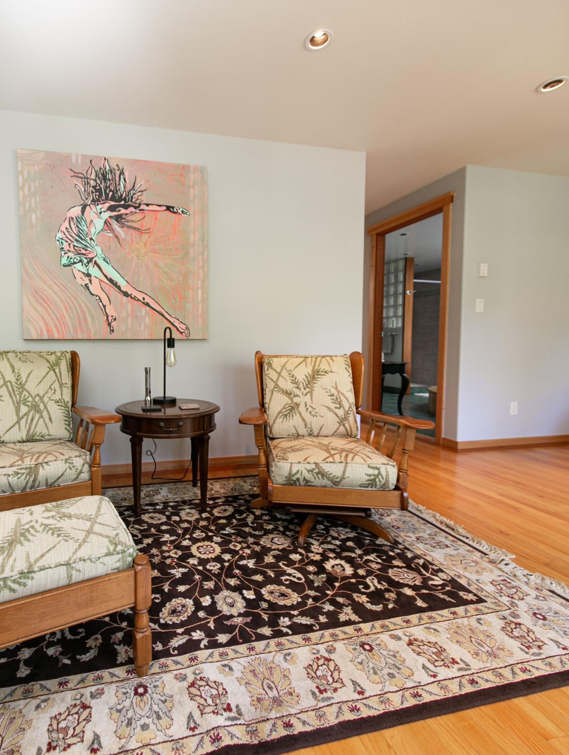 Chateau Shawnigan 2BD in West Shawn Lake