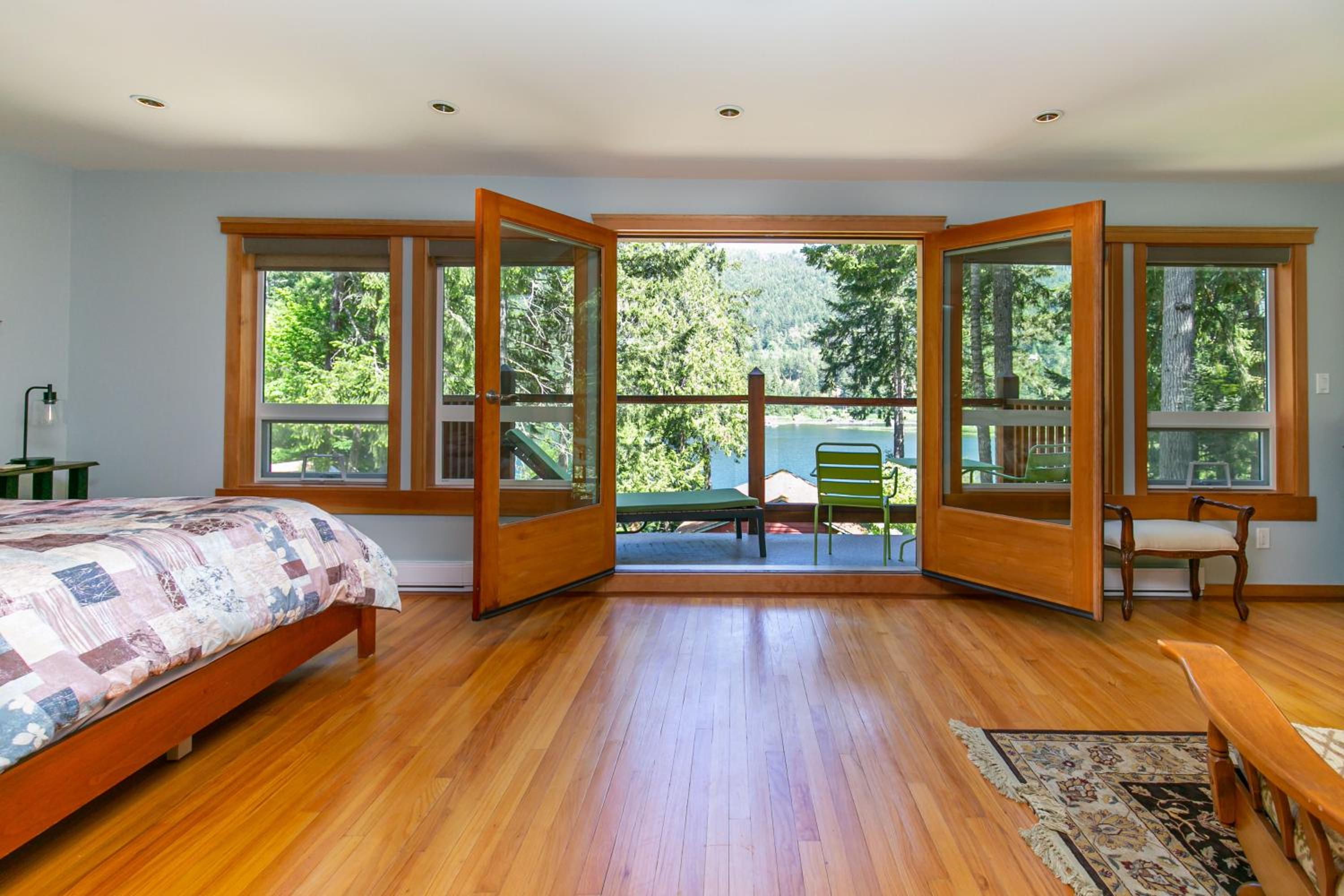 Chateau Shawnigan 2BD in West Shawn Lake