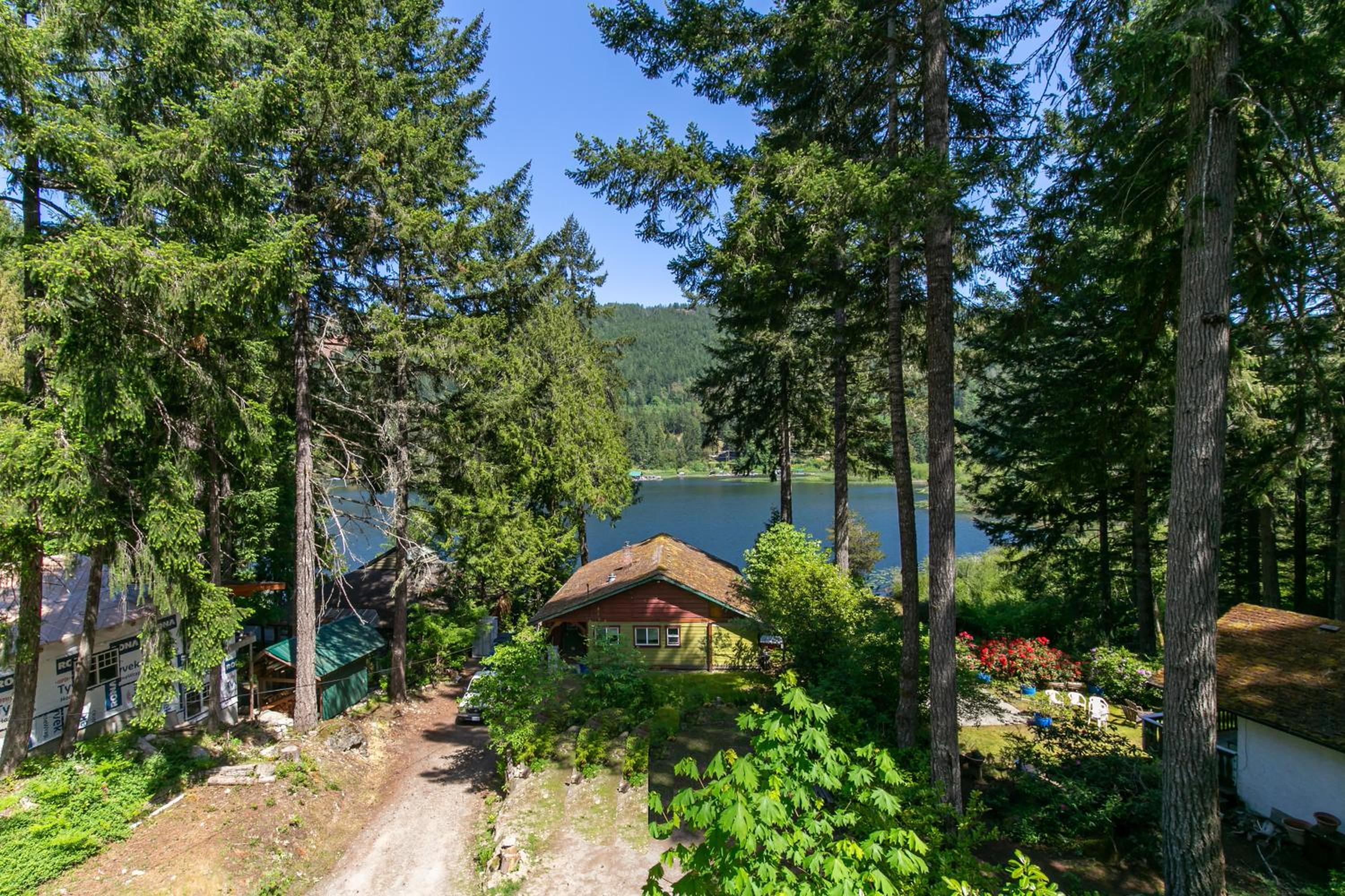 Chateau Shawnigan 2BD in West Shawn Lake