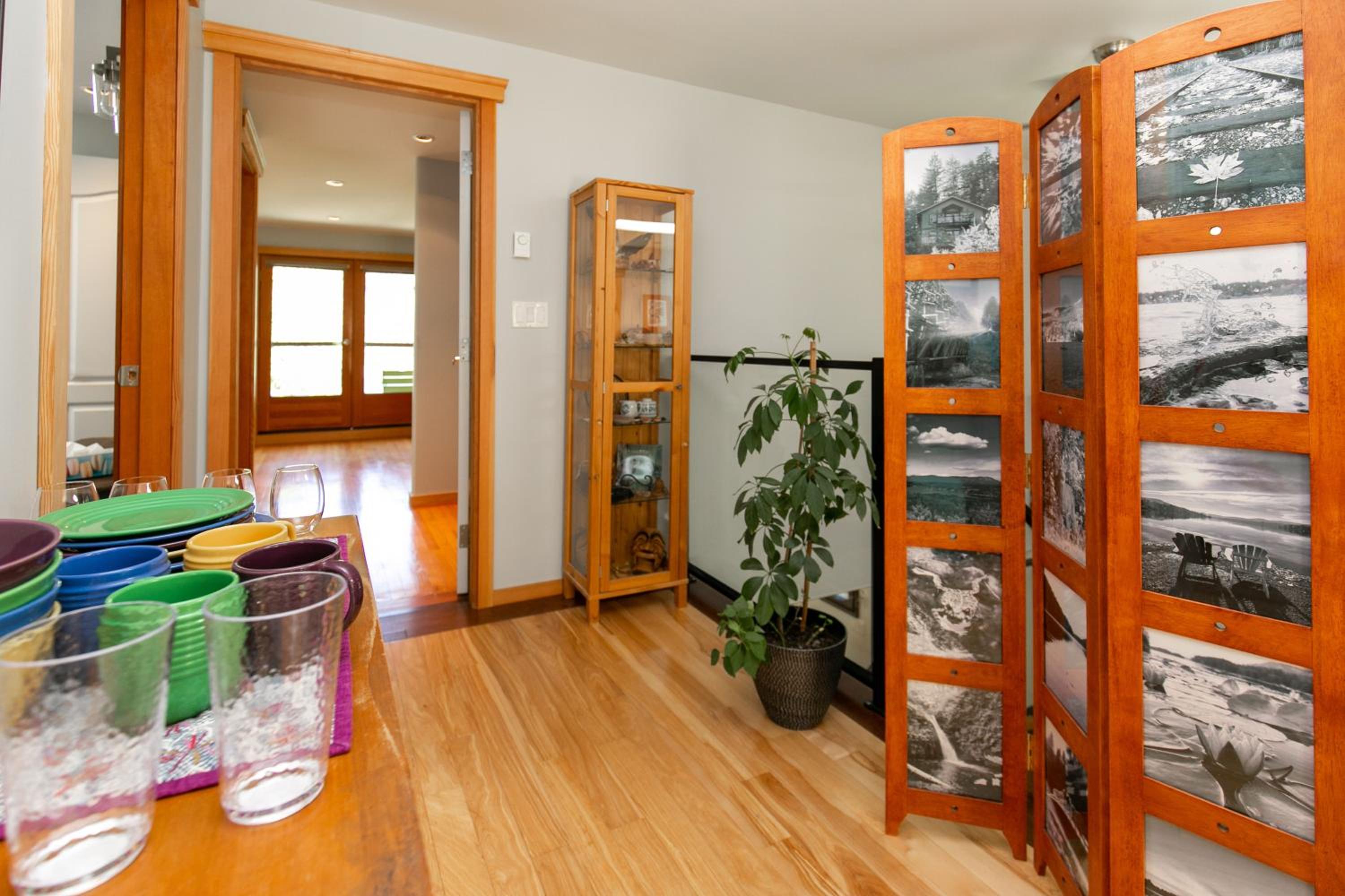 Chateau Shawnigan 2BD in West Shawn Lake