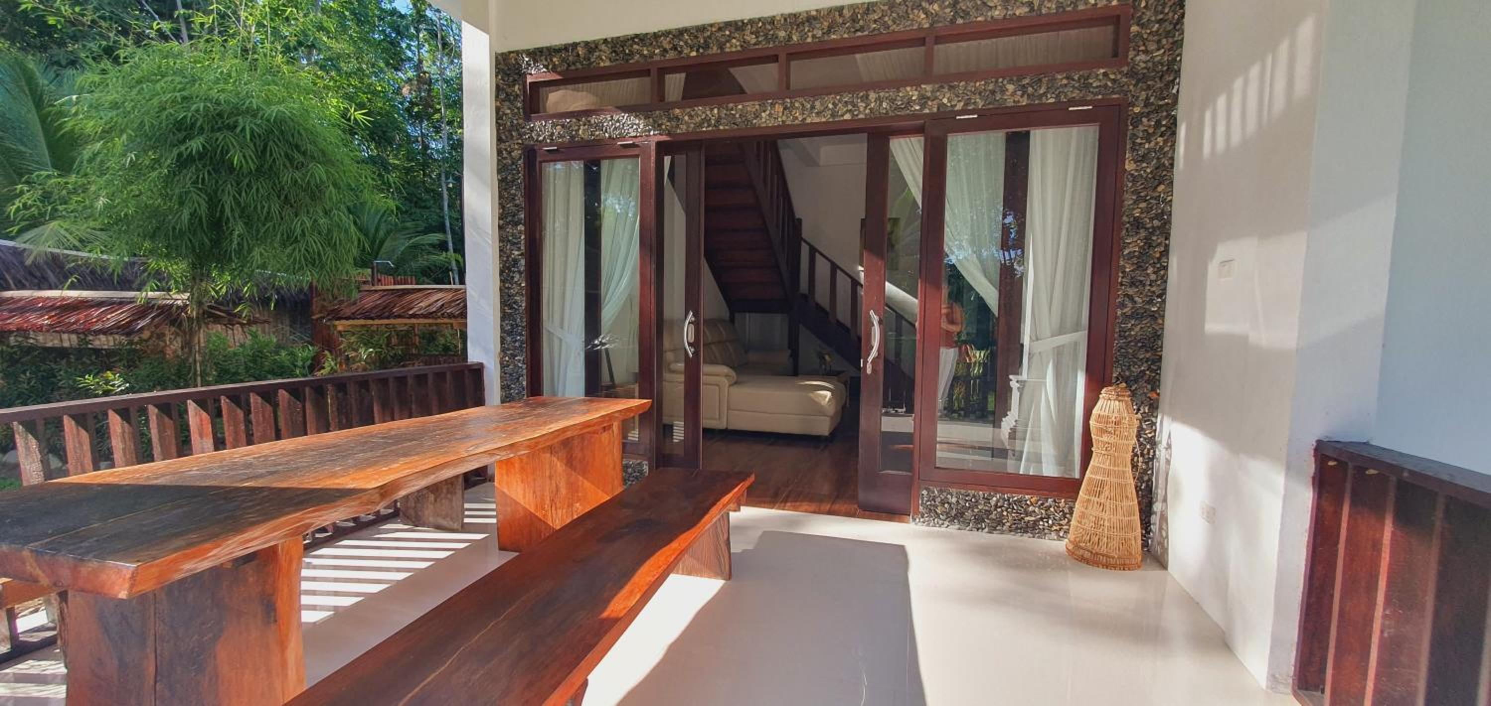 Sumatra Cheeky Monkeys Villa, Trekking and Tours