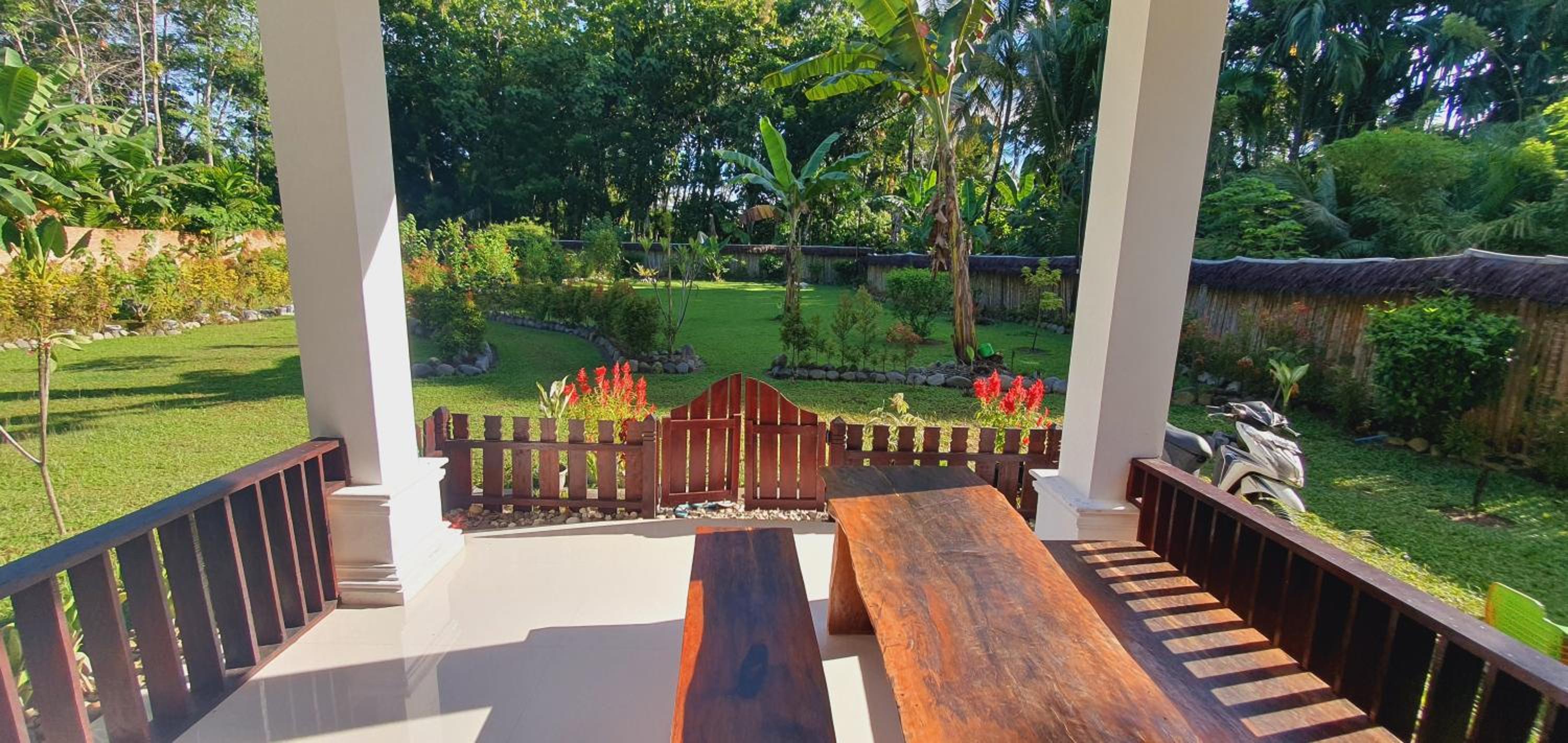 Sumatra Cheeky Monkeys Villa, Trekking and Tours