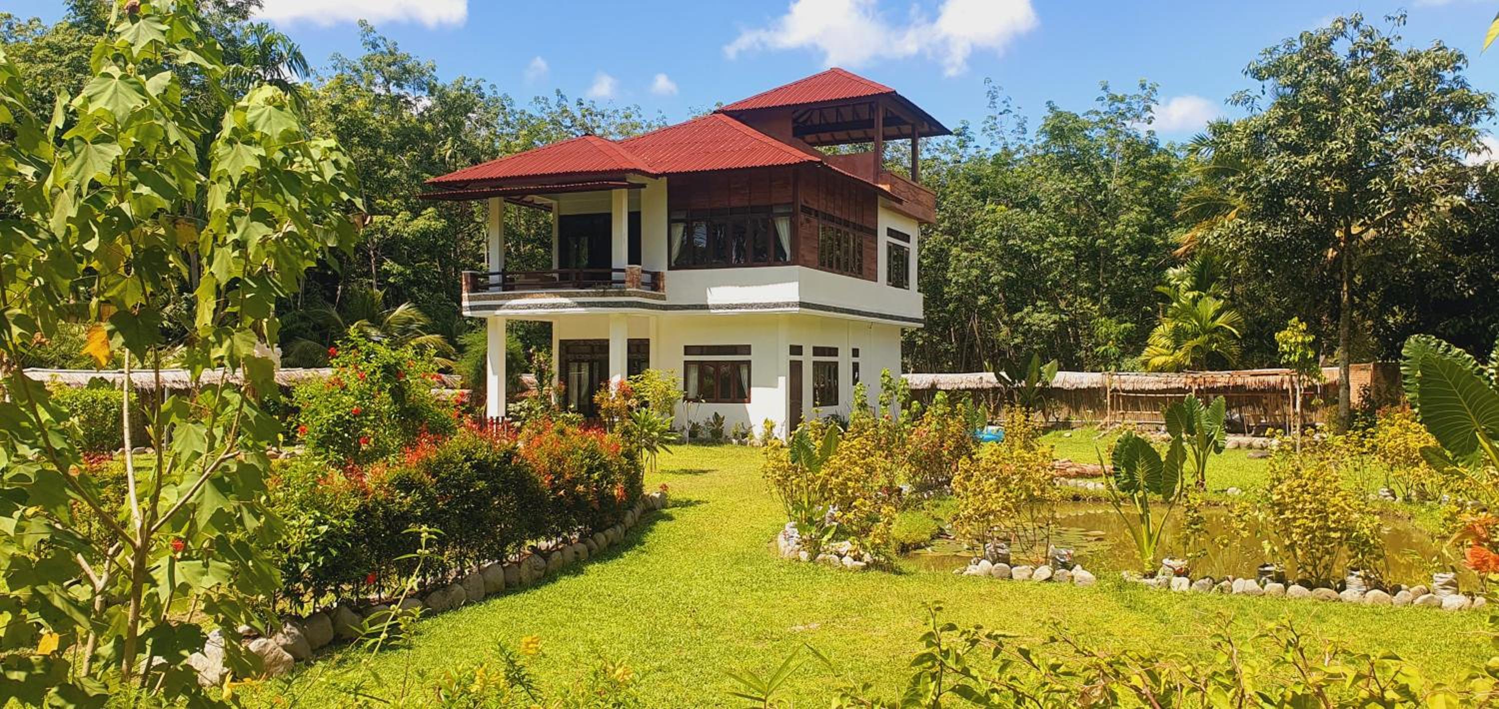 Sumatra Cheeky Monkeys Villa, Trekking and Tours