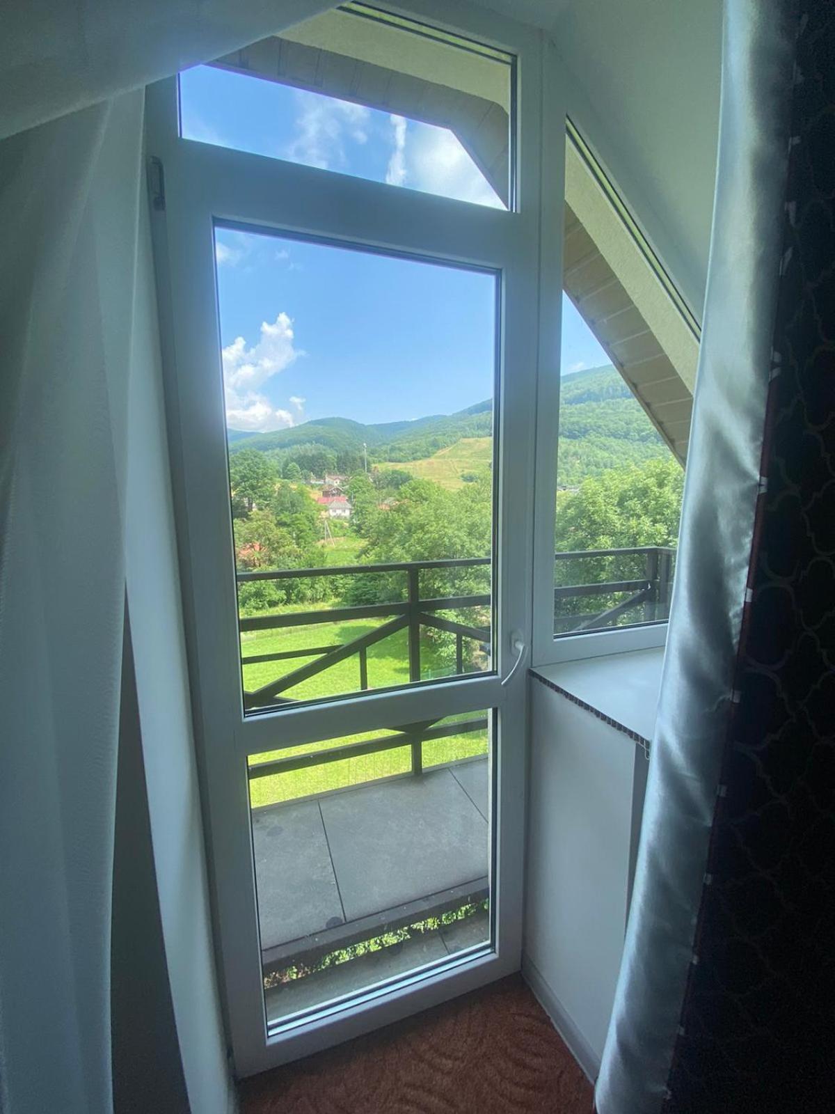 RIVER SIDE
