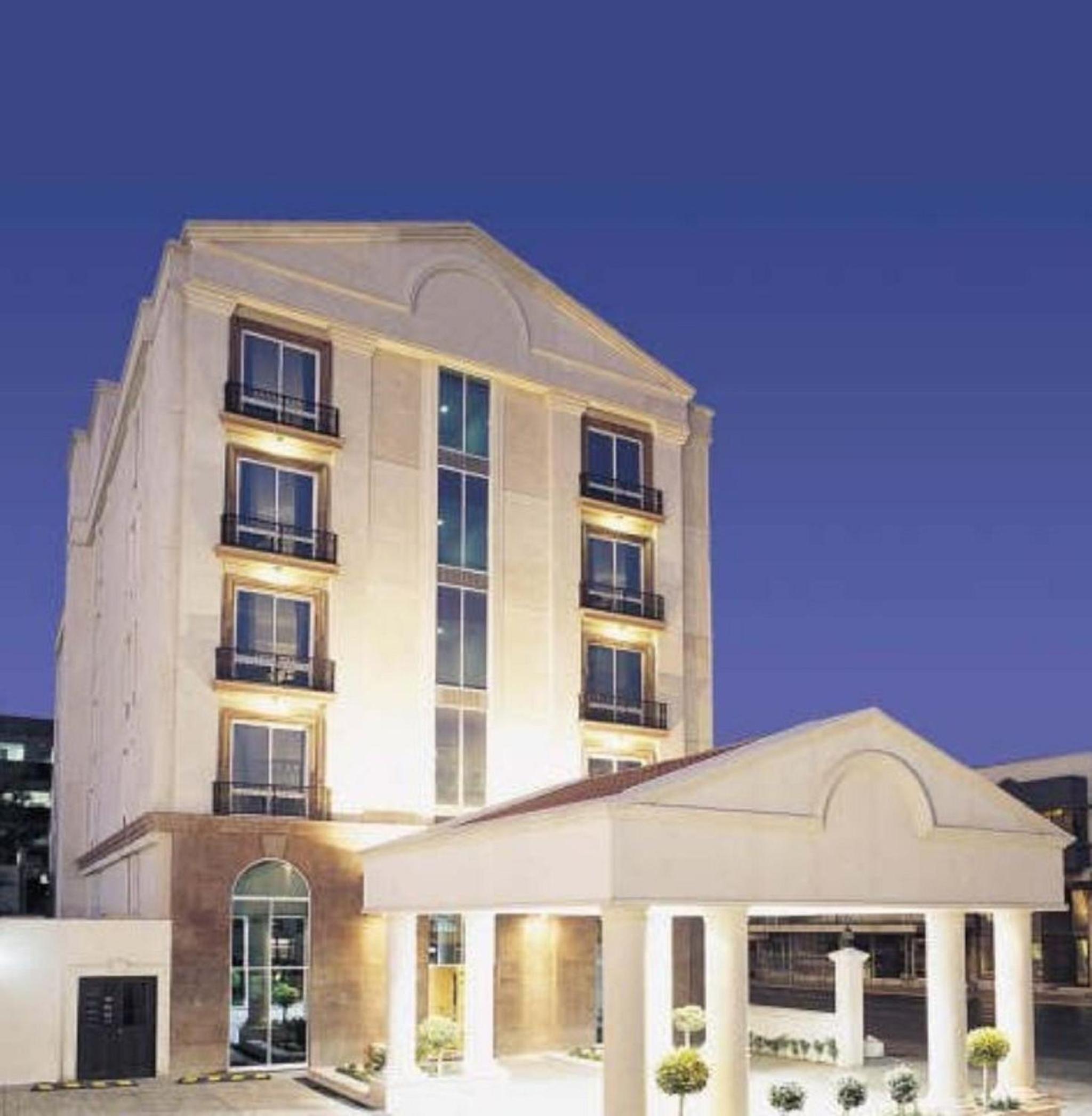 Hotel Parque Central - Image 1