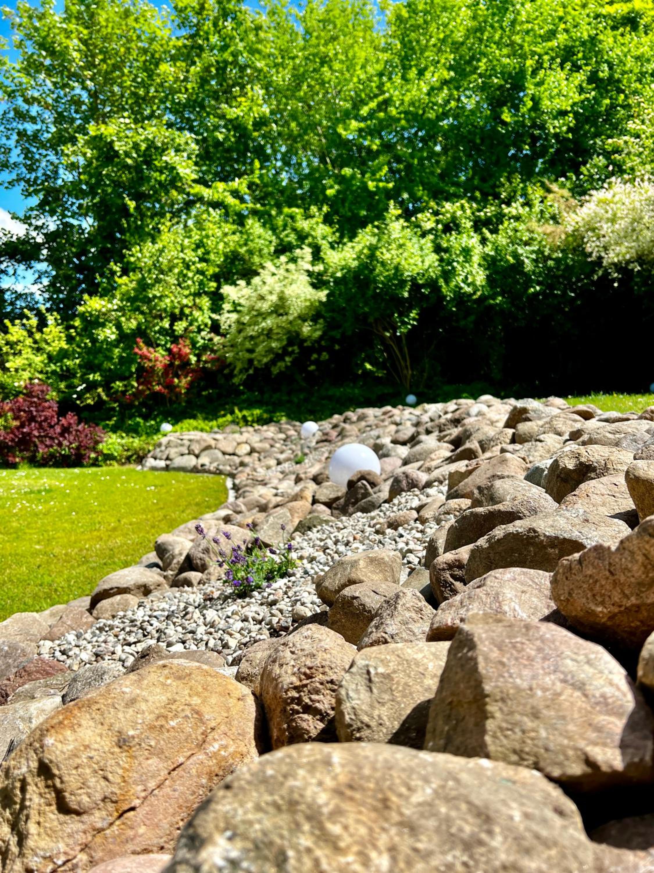 Wellness & Komfortferienwohnung Strandliebe mit Sauna, Terrasse, Garten & Balkon, bei Laboe