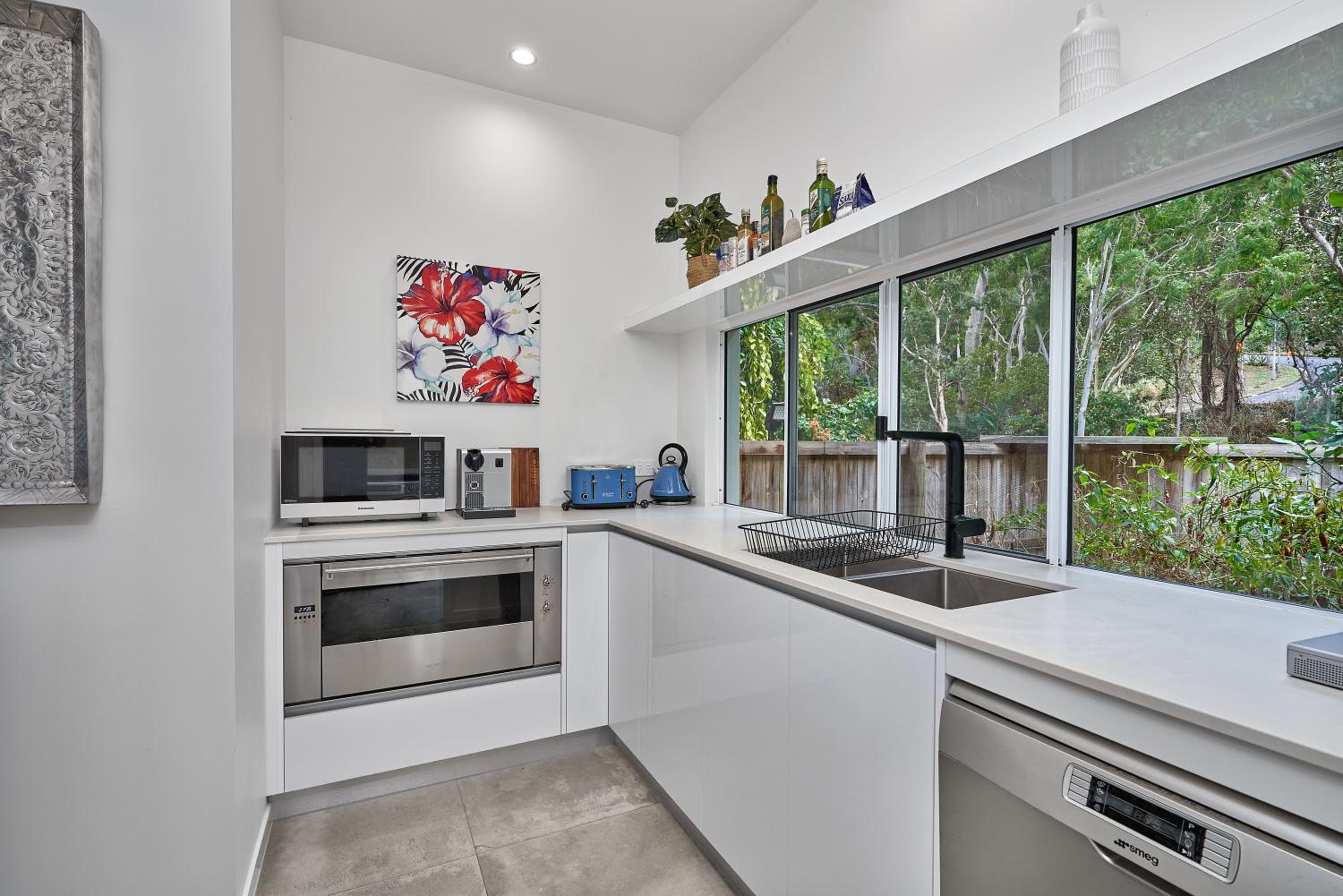 Canopy Views Luxury Holiday House Palm Cove