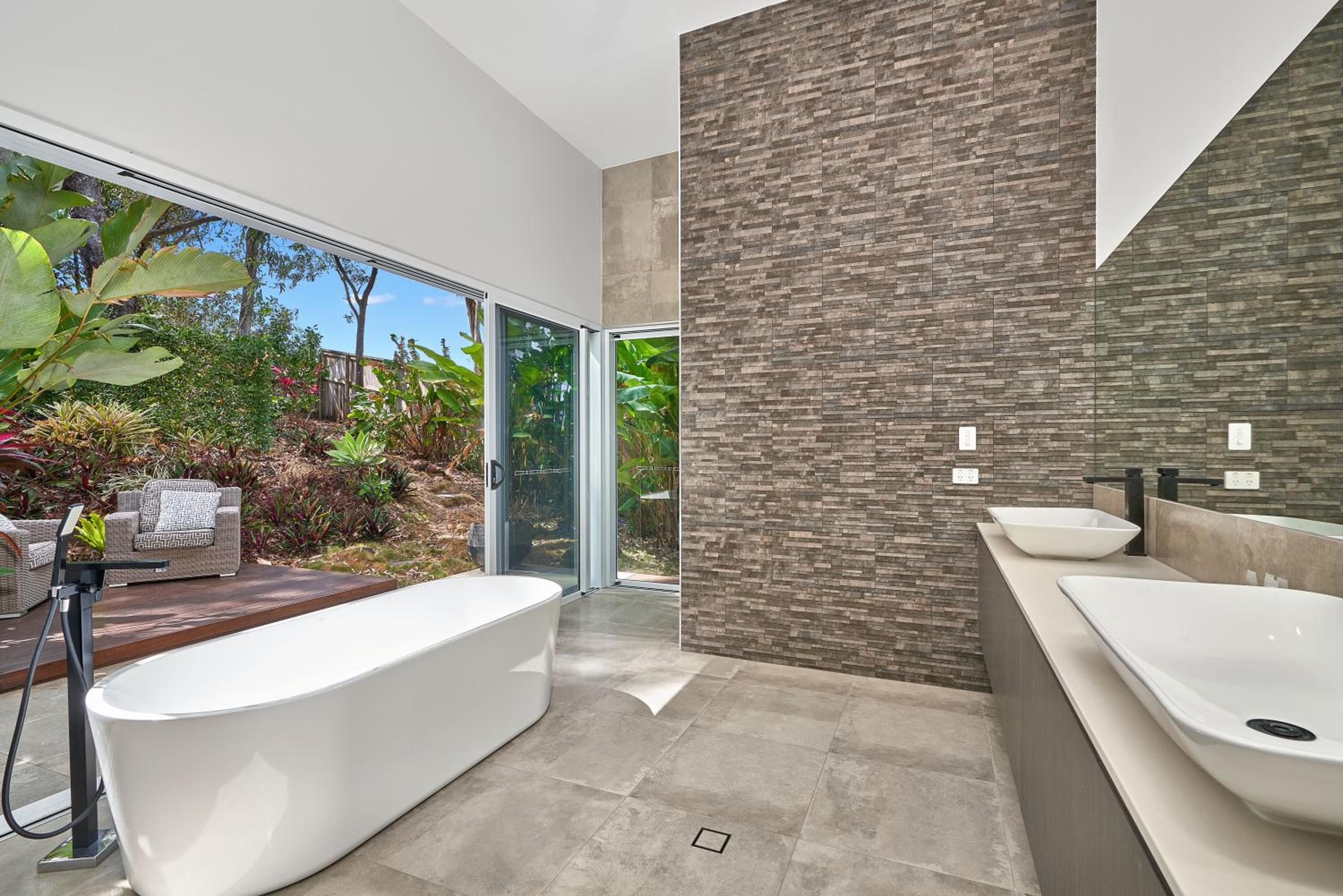Canopy Views Luxury Holiday House Palm Cove