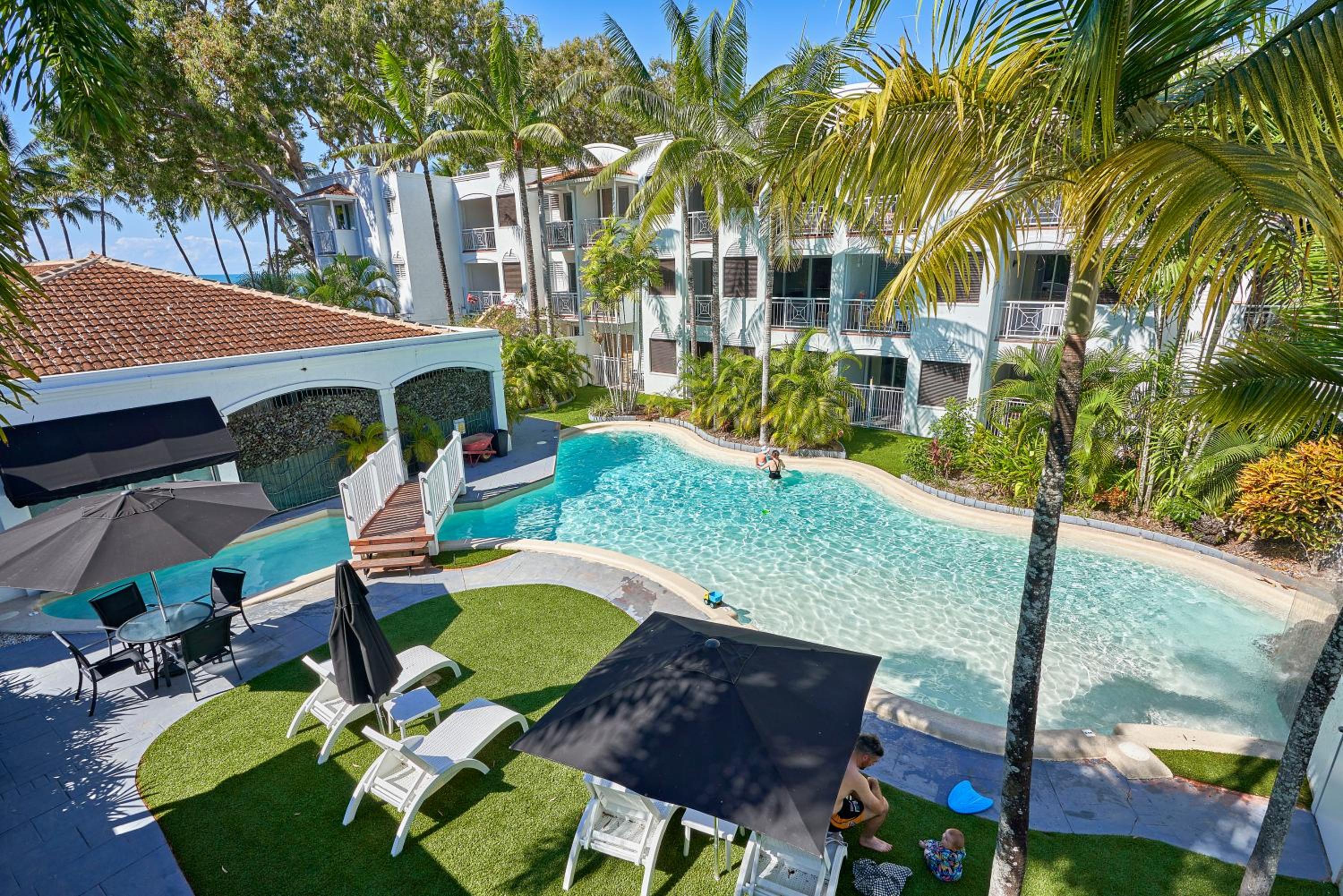 Alassio Beachfront Apartments Palm Cove