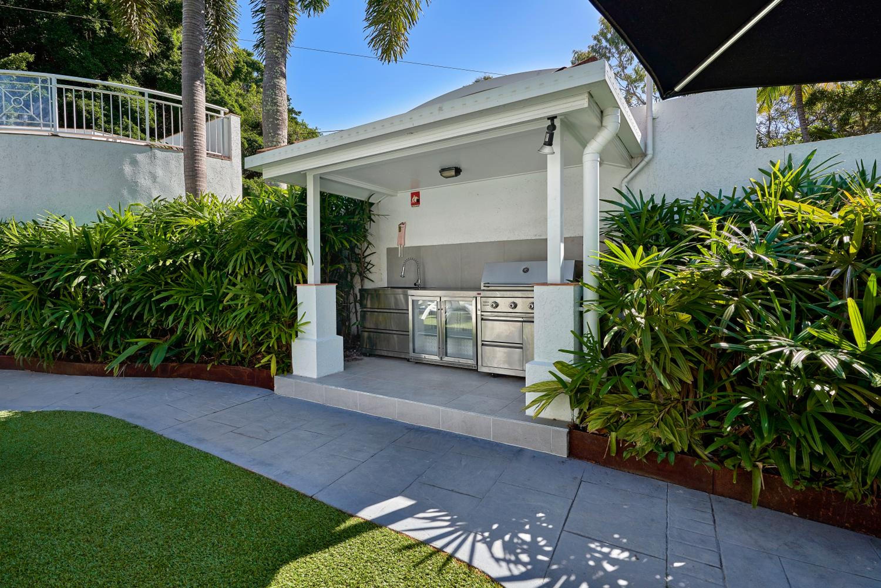 Alassio Beachfront Apartments Palm Cove