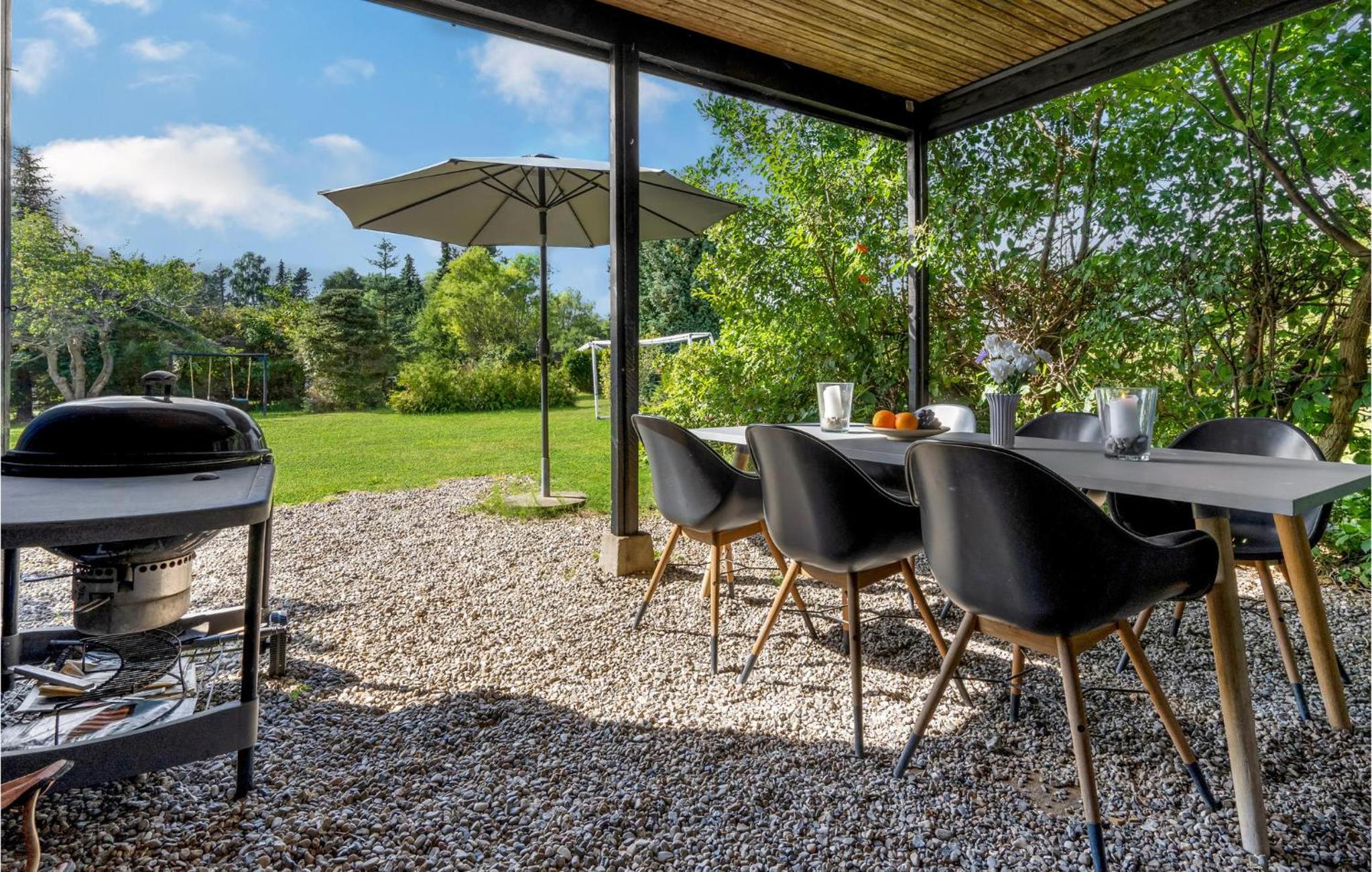 3 Bedroom Cozy Home In Græsted