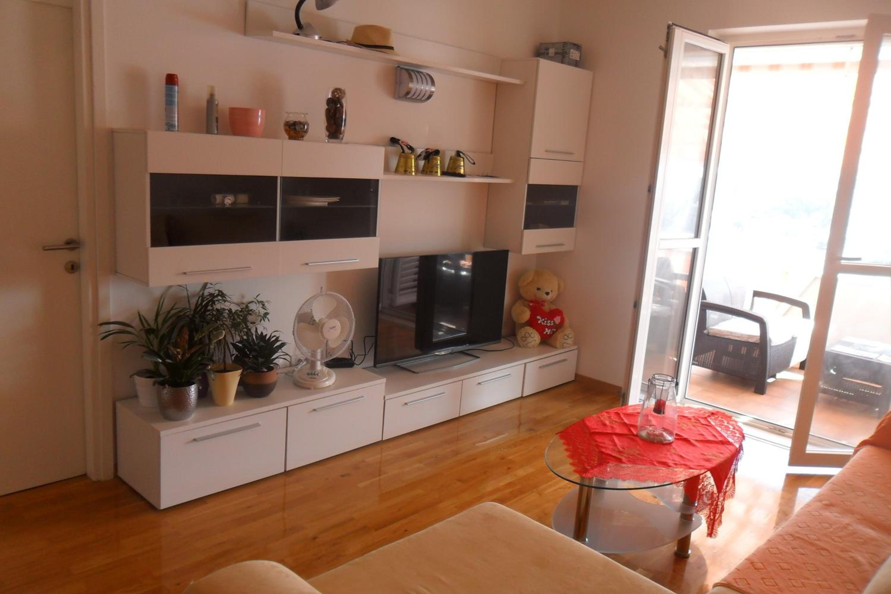 Apartment ANELA with large common tarrace and beautiful sea view