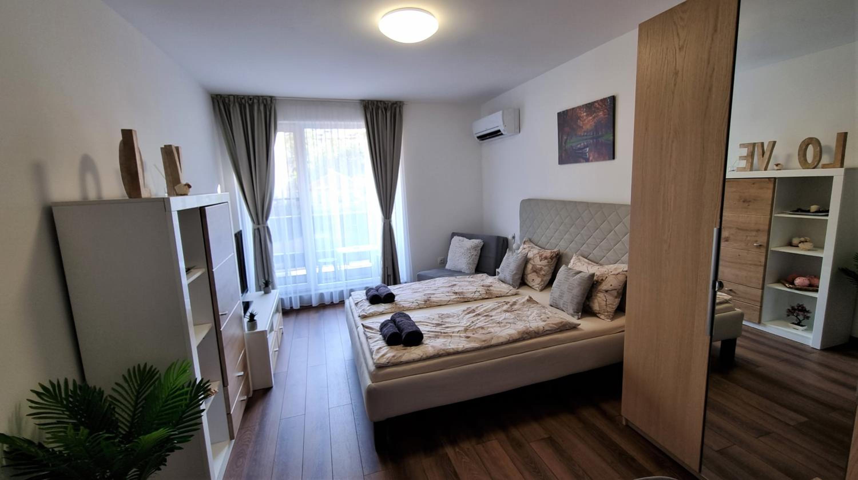 Luxury Quiet Apartment in the City Center