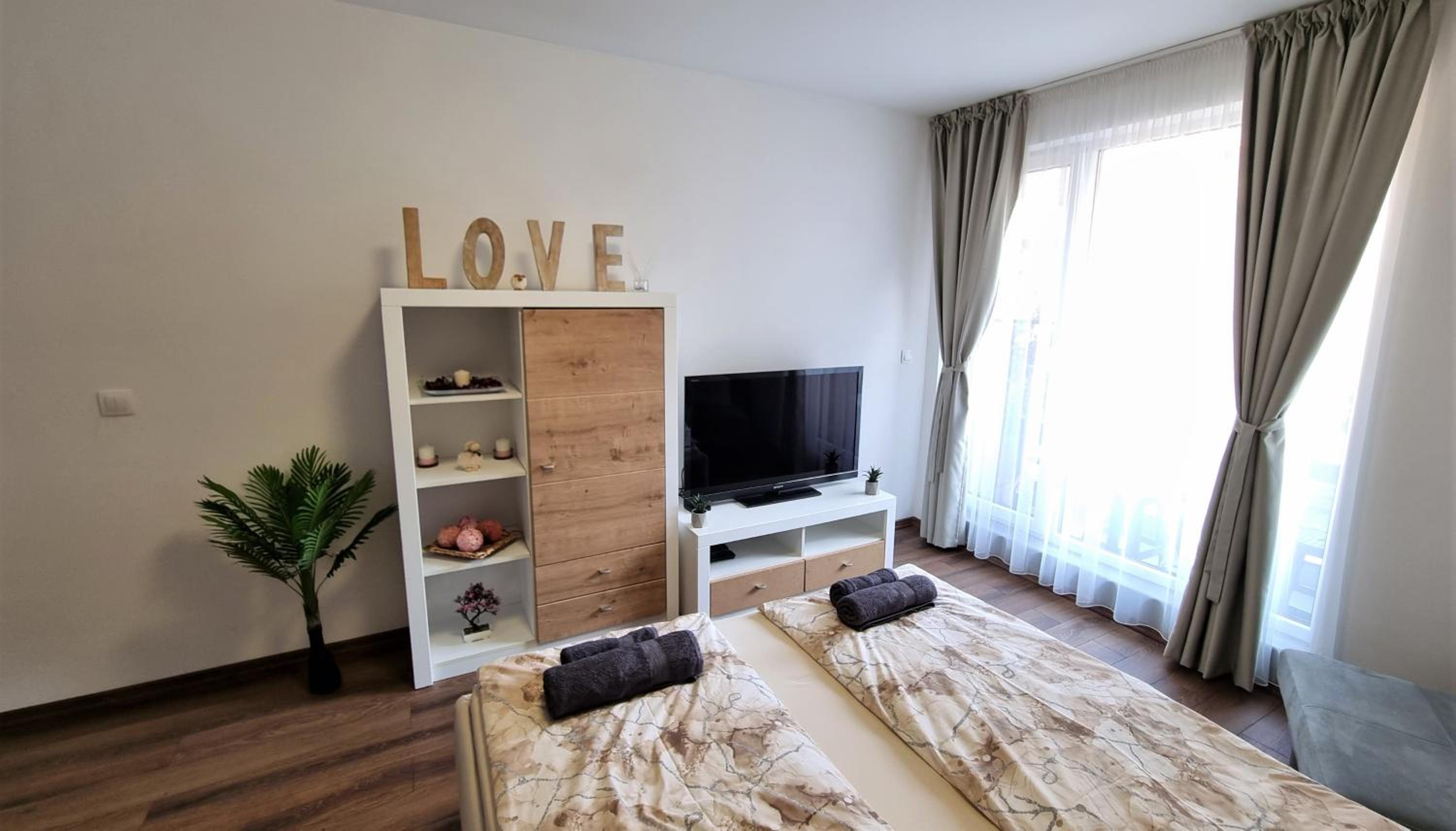 Luxury Quiet Apartment in the City Center