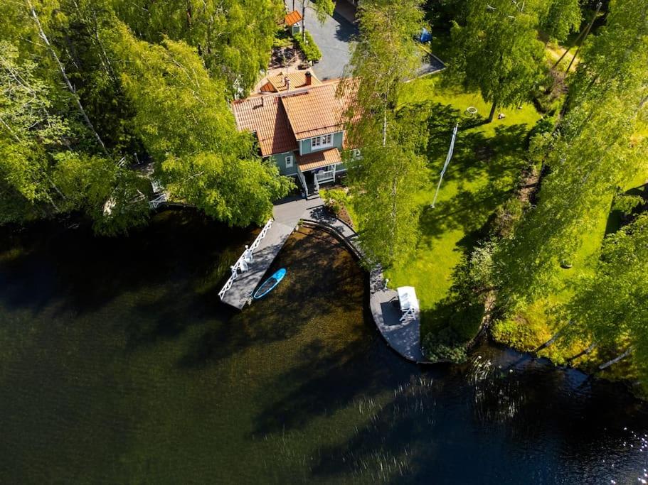 Villa Kesätie - Lakeside Paradise