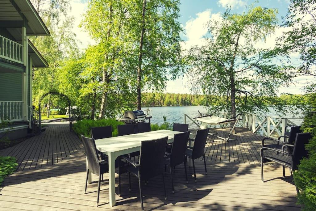 Villa Kesätie - Lakeside Paradise