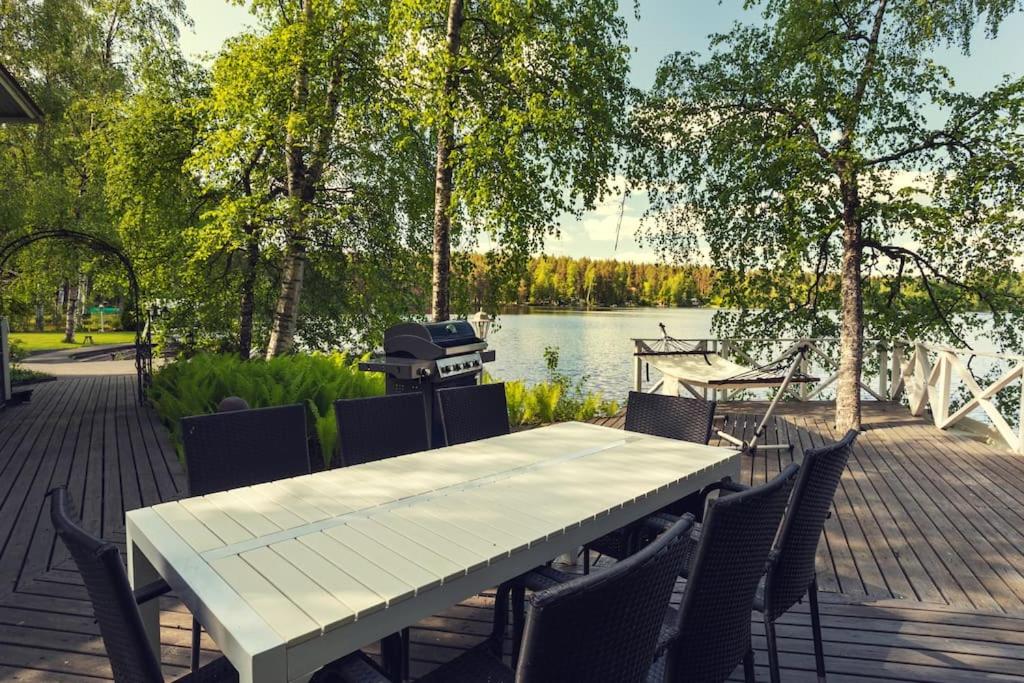 Villa Kesätie - Lakeside Paradise