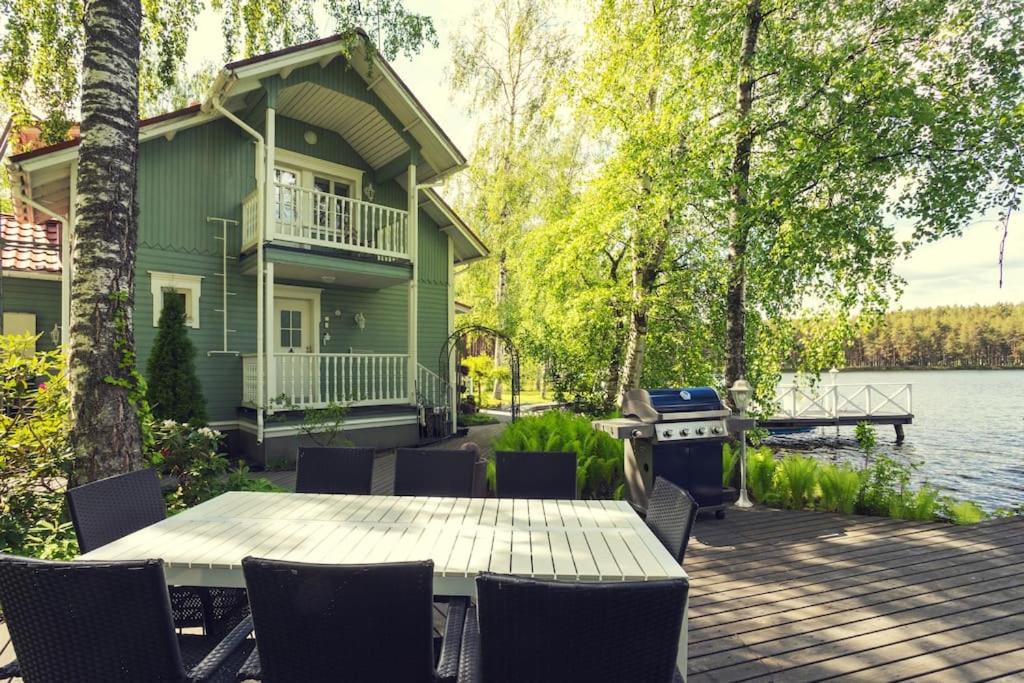 Villa Kesätie - Lakeside Paradise