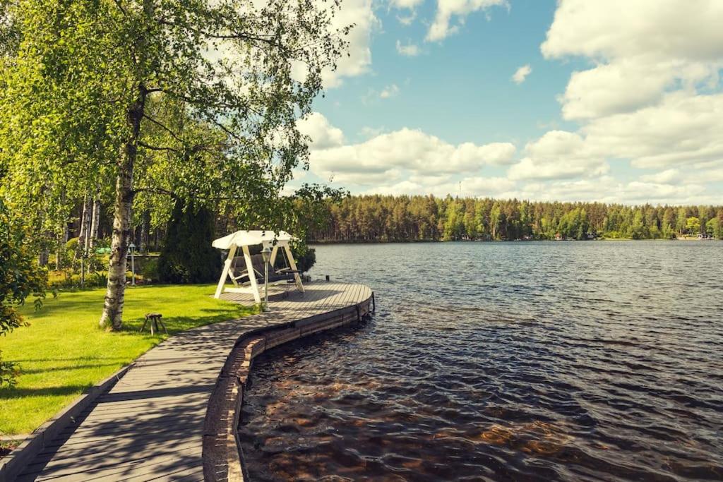 Villa Kesätie - Lakeside Paradise