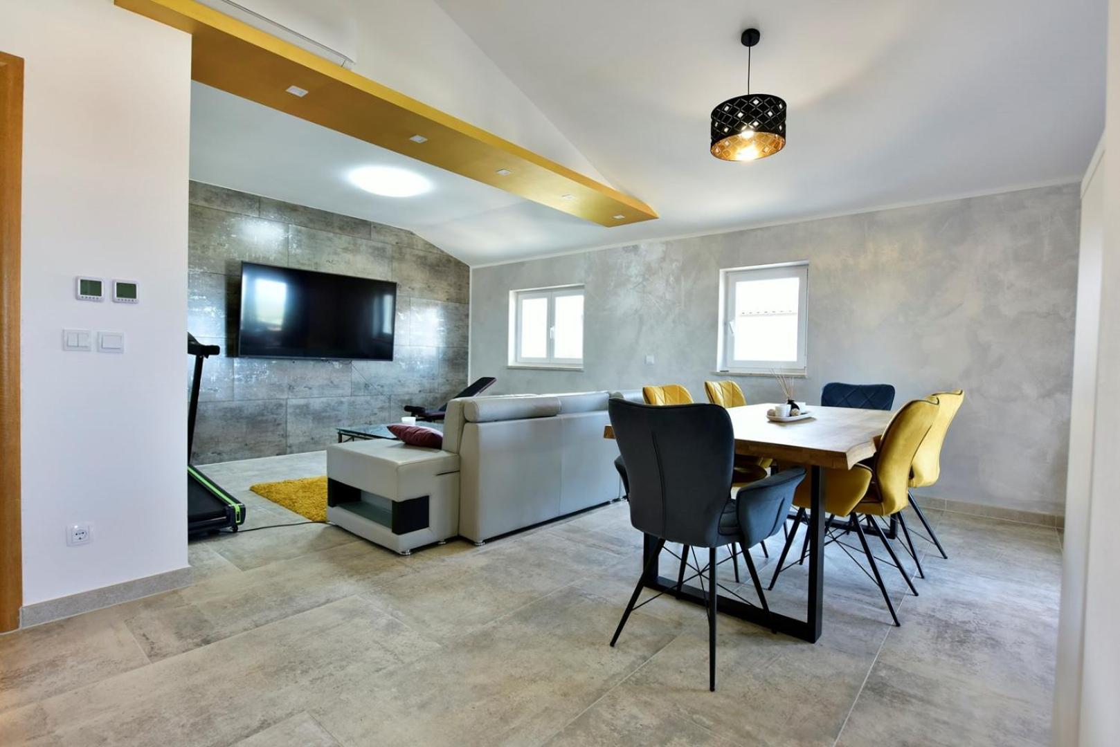 Deluxe Sea-View Apartment in Tar