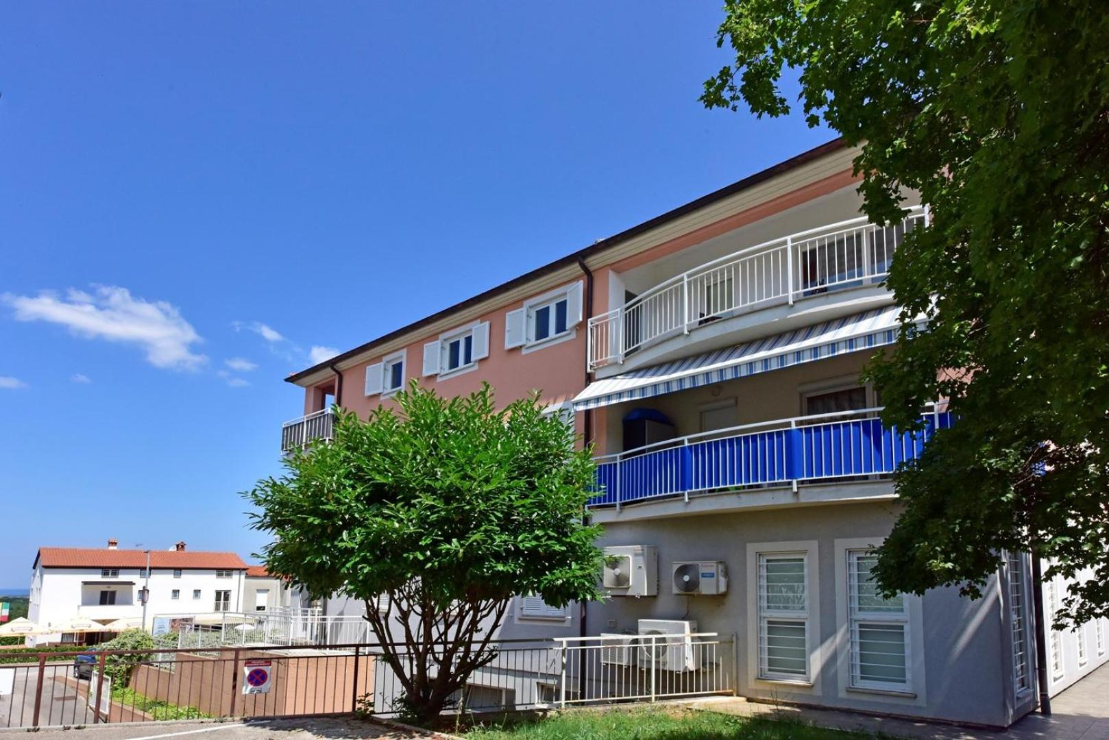 Deluxe Sea-View Apartment in Tar