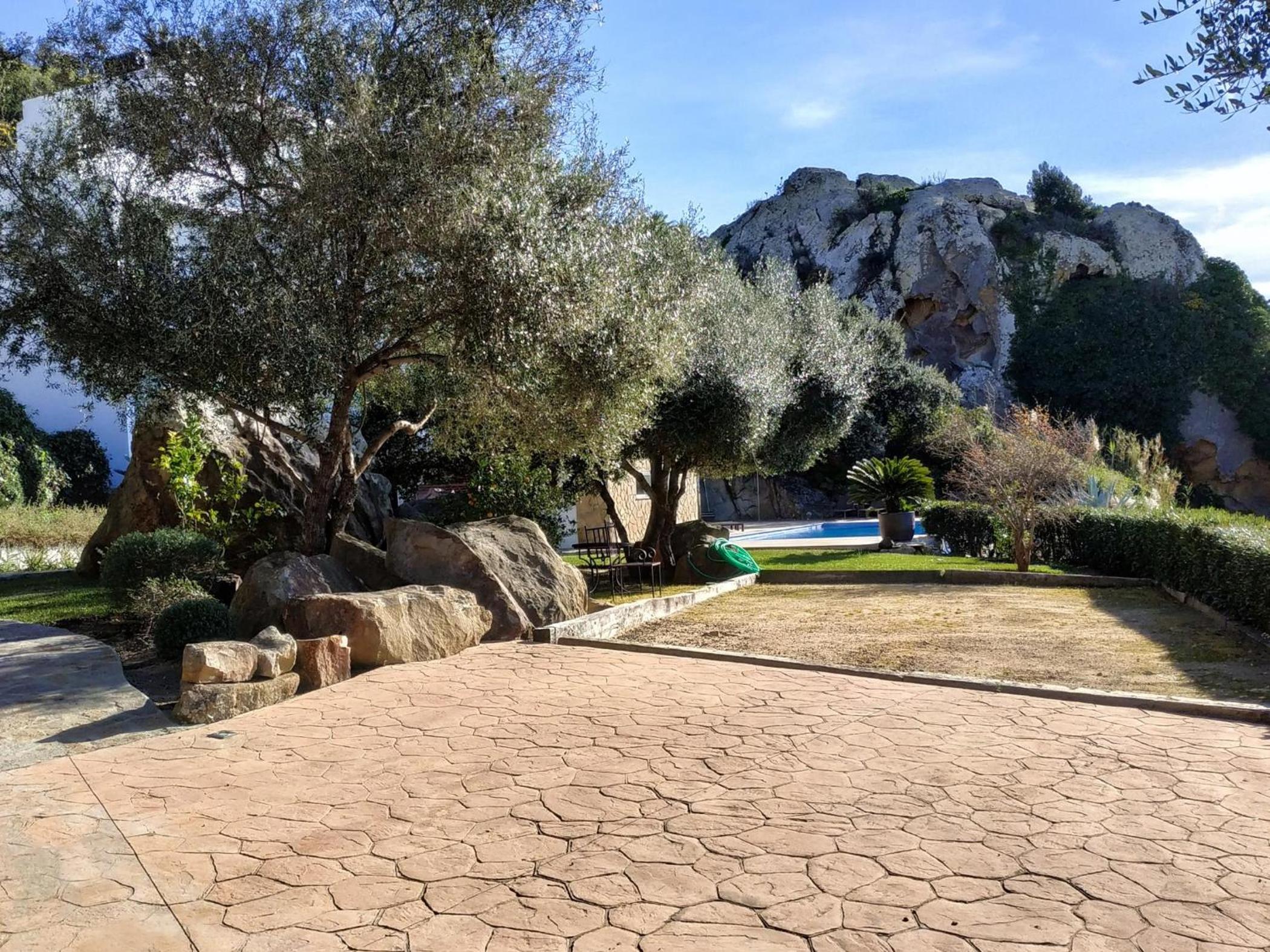 REF. 6 VILLA TARA view 2