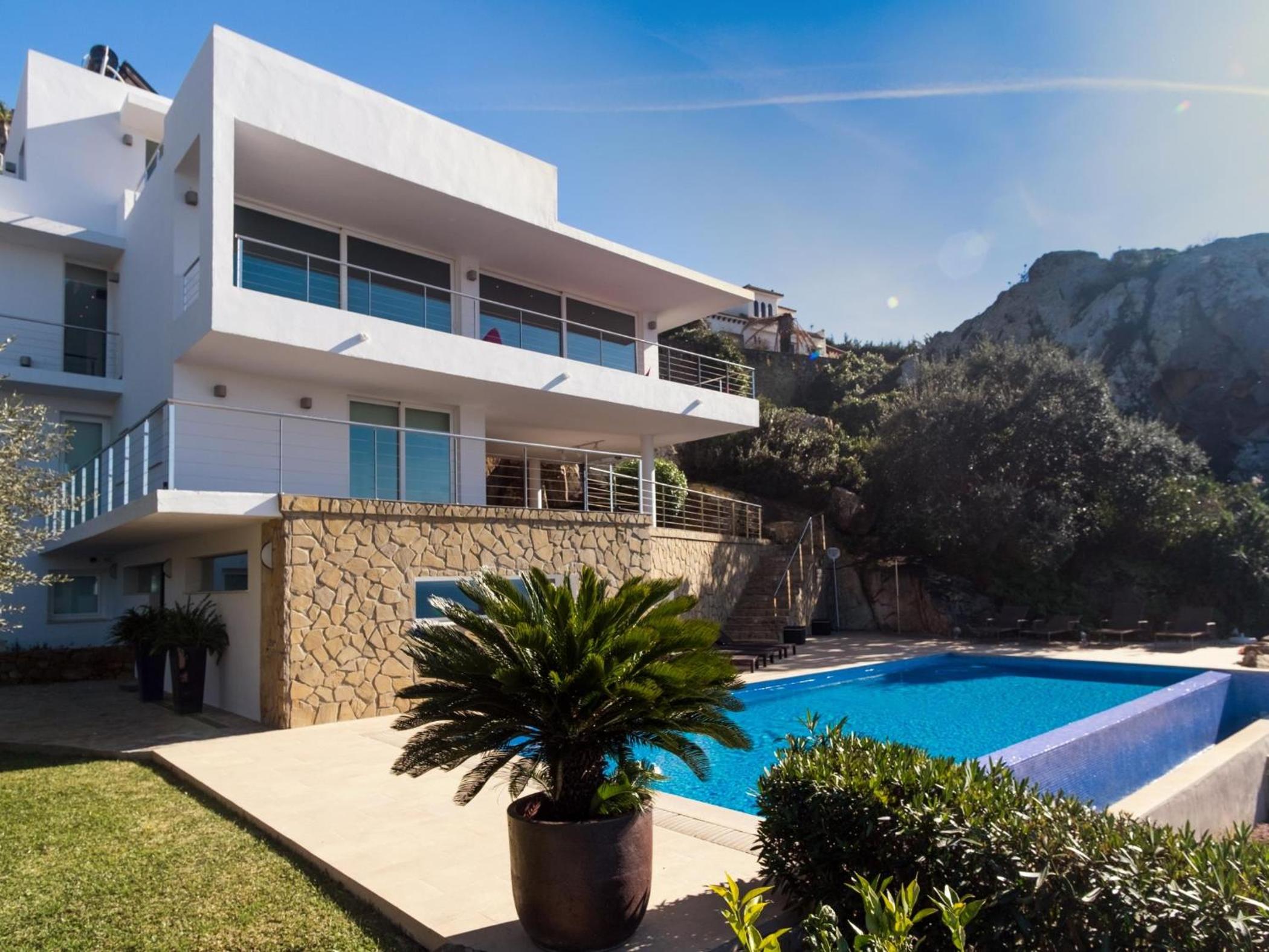 REF. 6 VILLA TARA view 3
