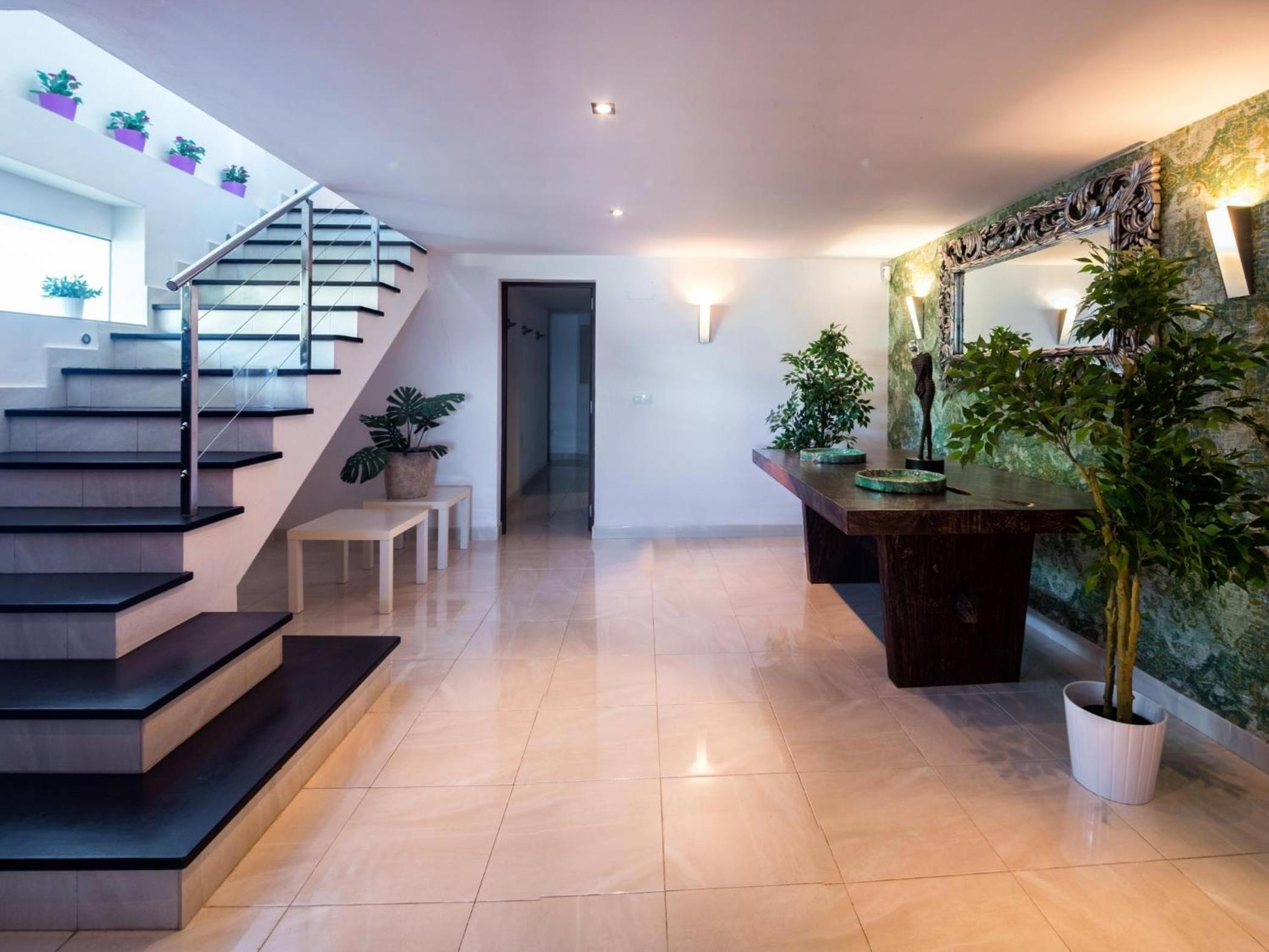 REF. 6 VILLA TARA view 5