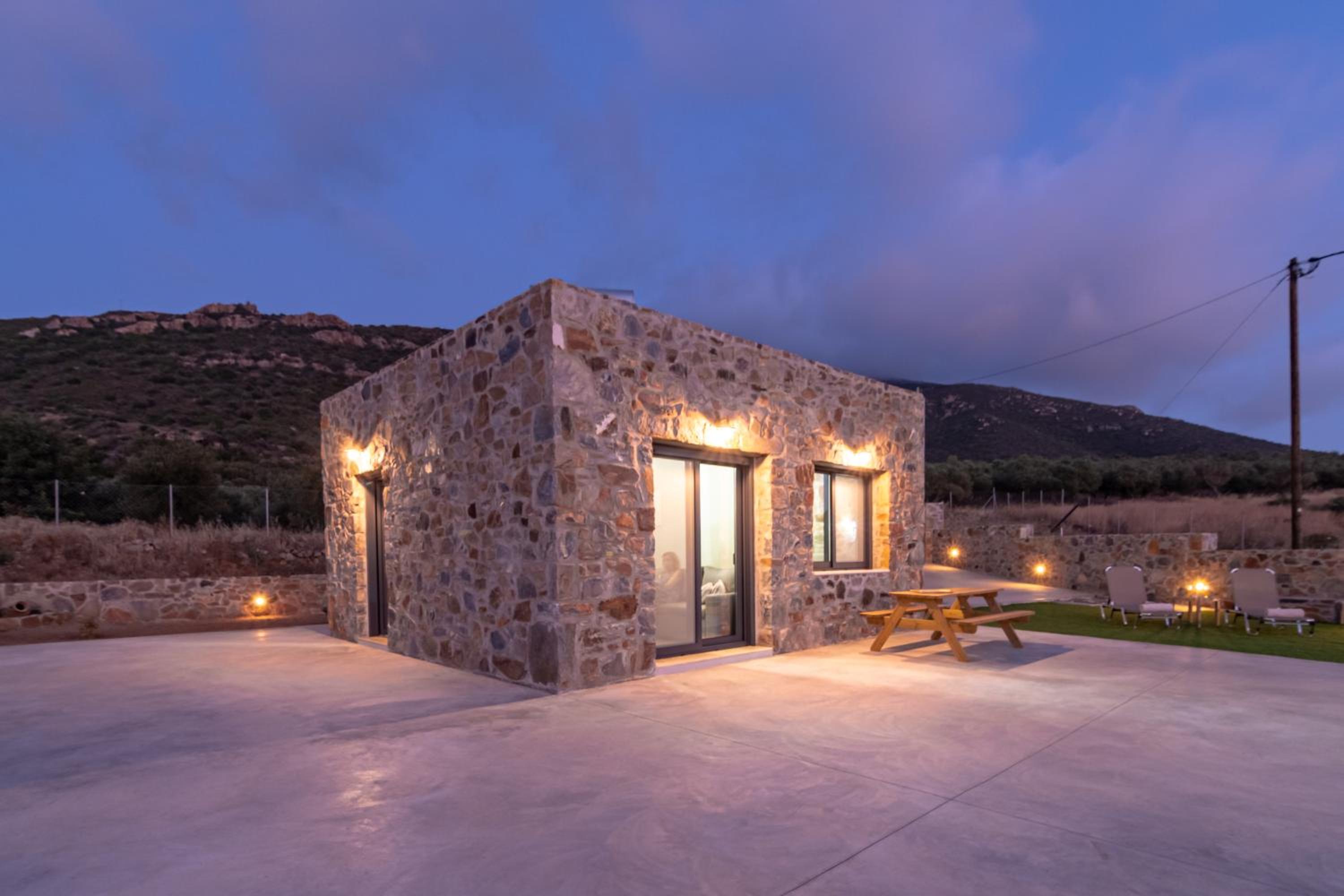 The Rock *Peaceful Retreat House
