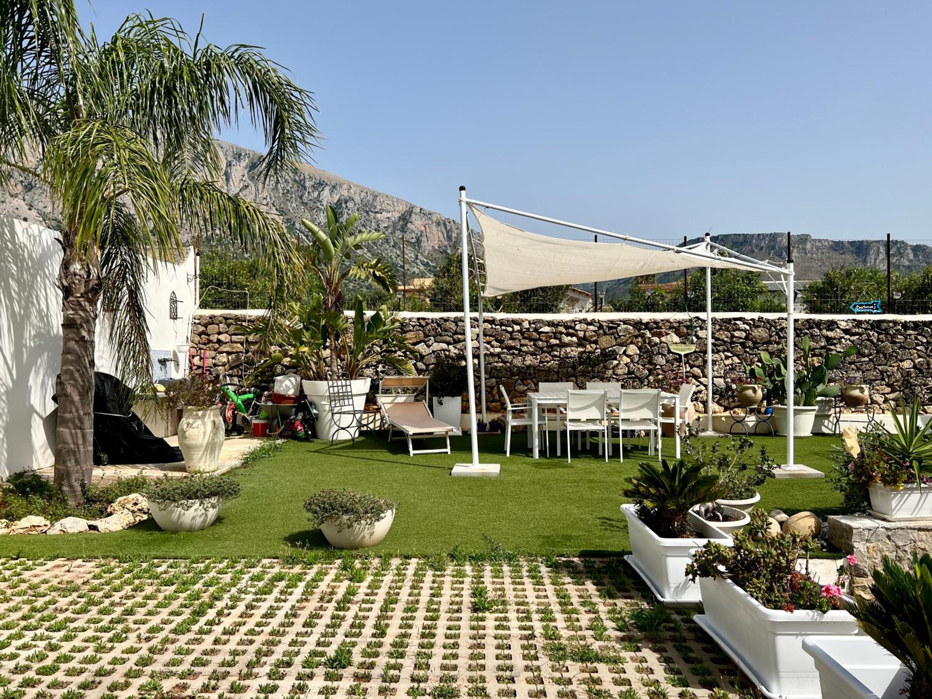 Rosalia Homestay - Levante Apartment photo 2