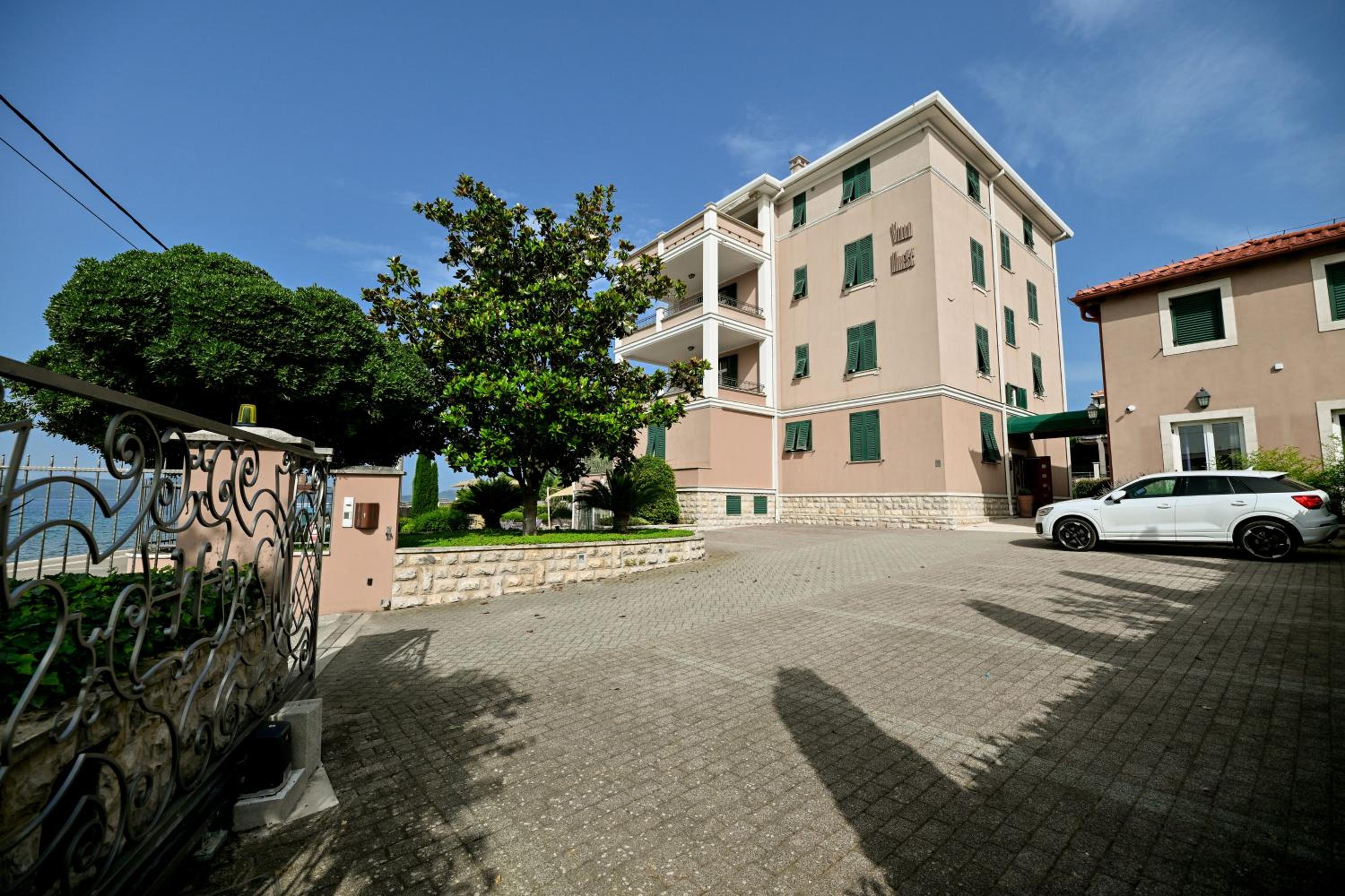 Villa Hrešć I