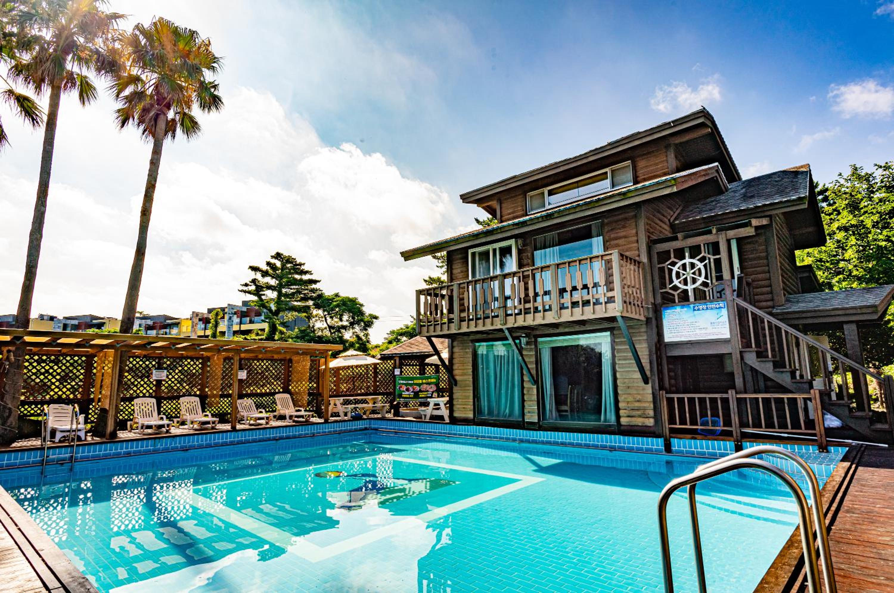 Dyne Resort