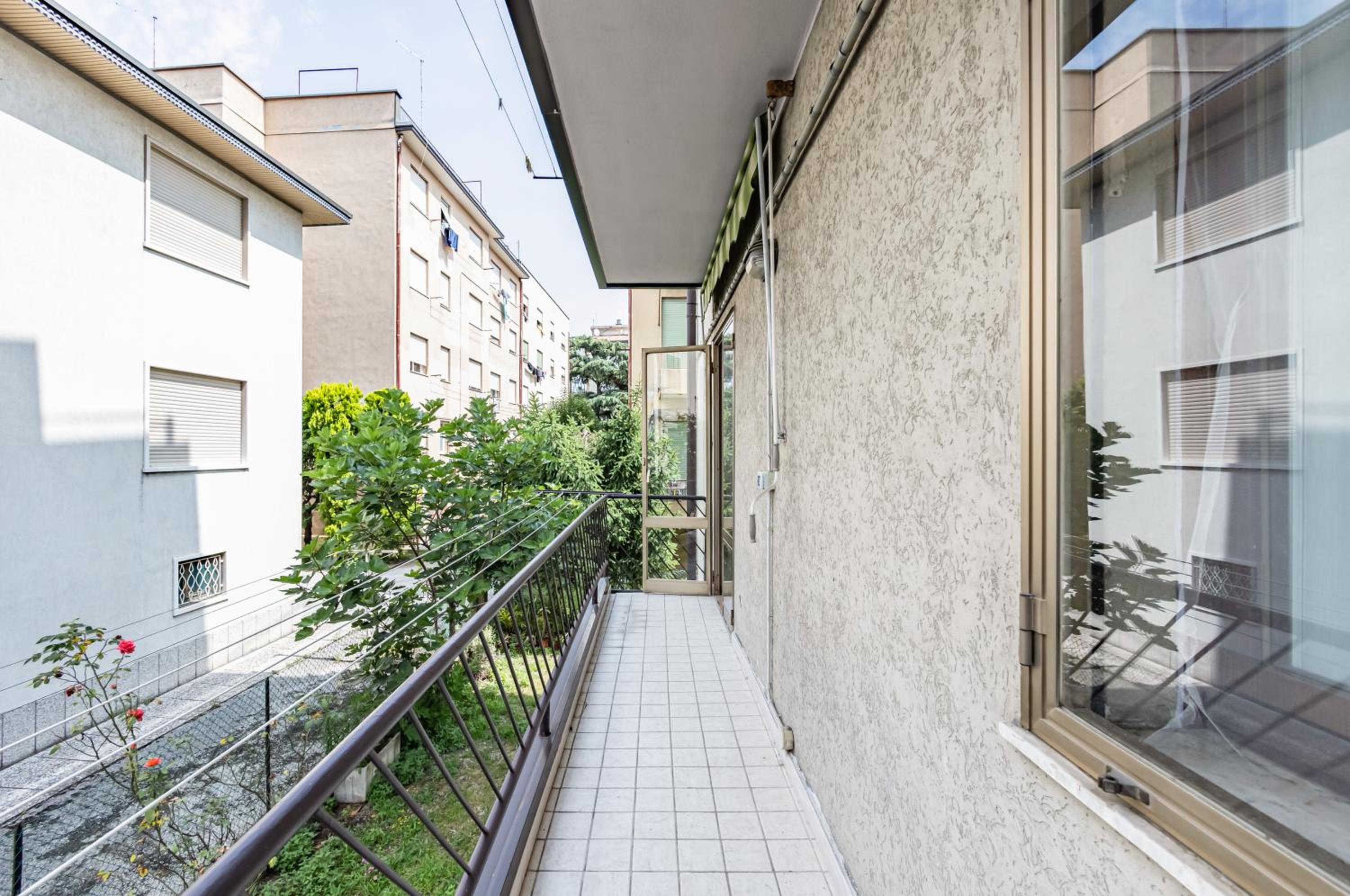 GuestHost - Sunset Mestre Apartment photo 4
