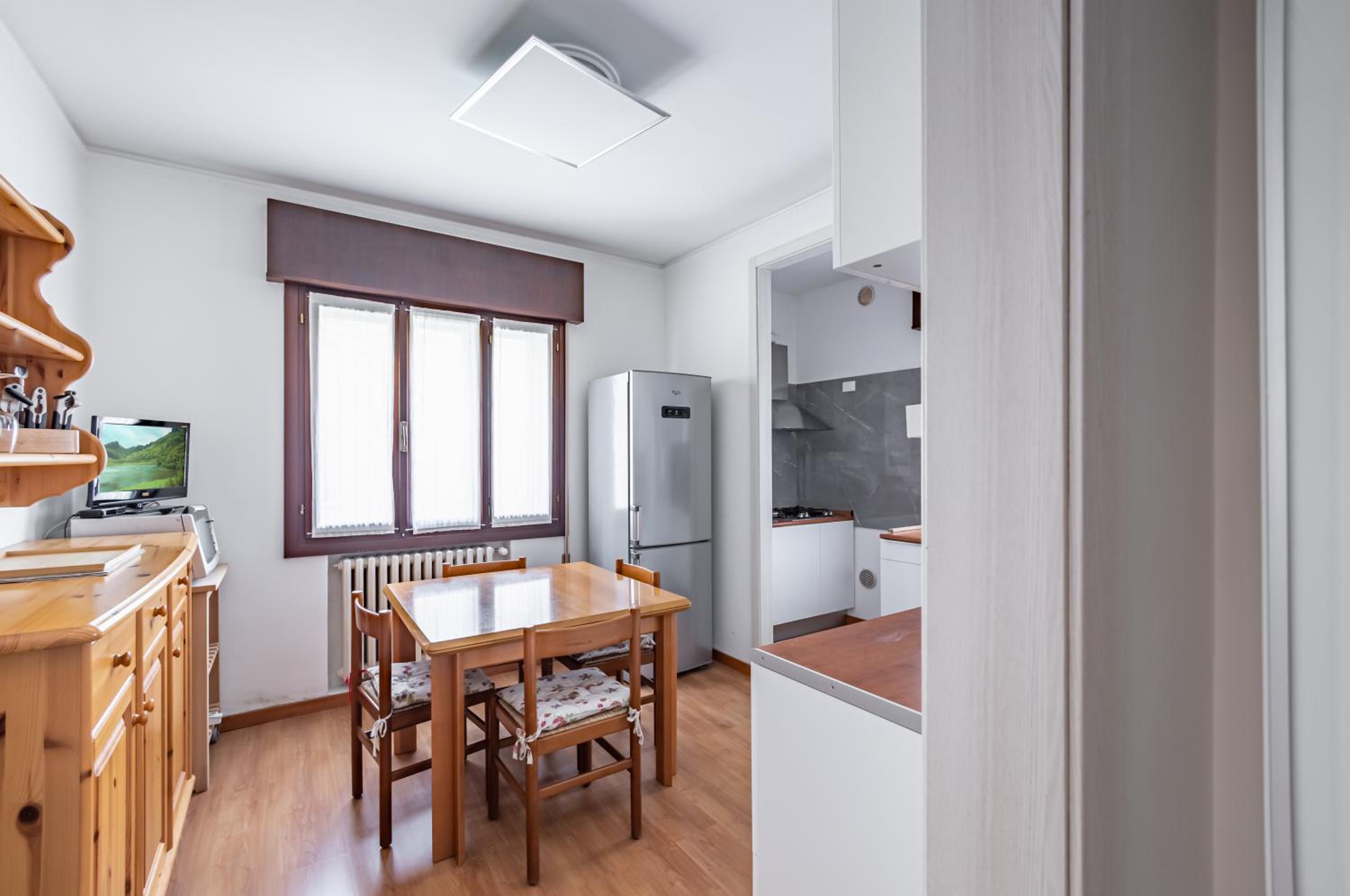GuestHost - Sunset Mestre Apartment photo 5