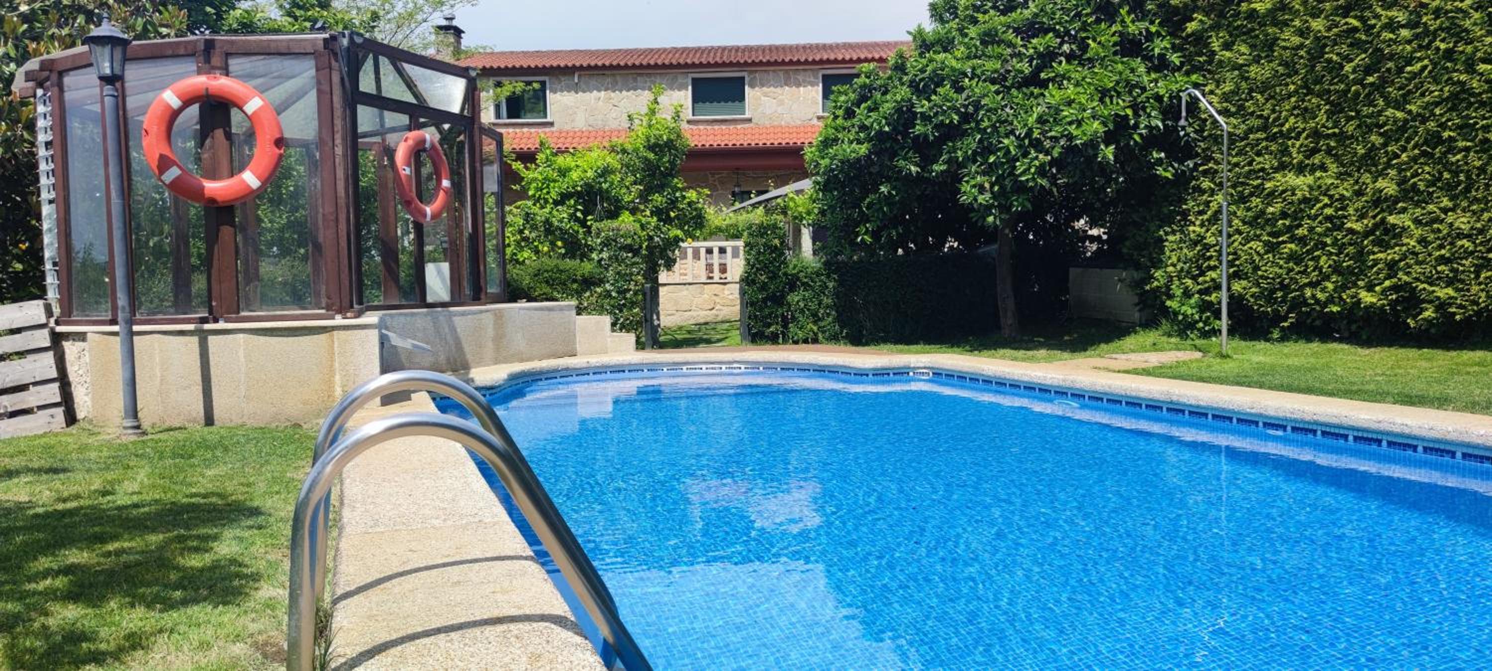 Casa Rural Os Carballos