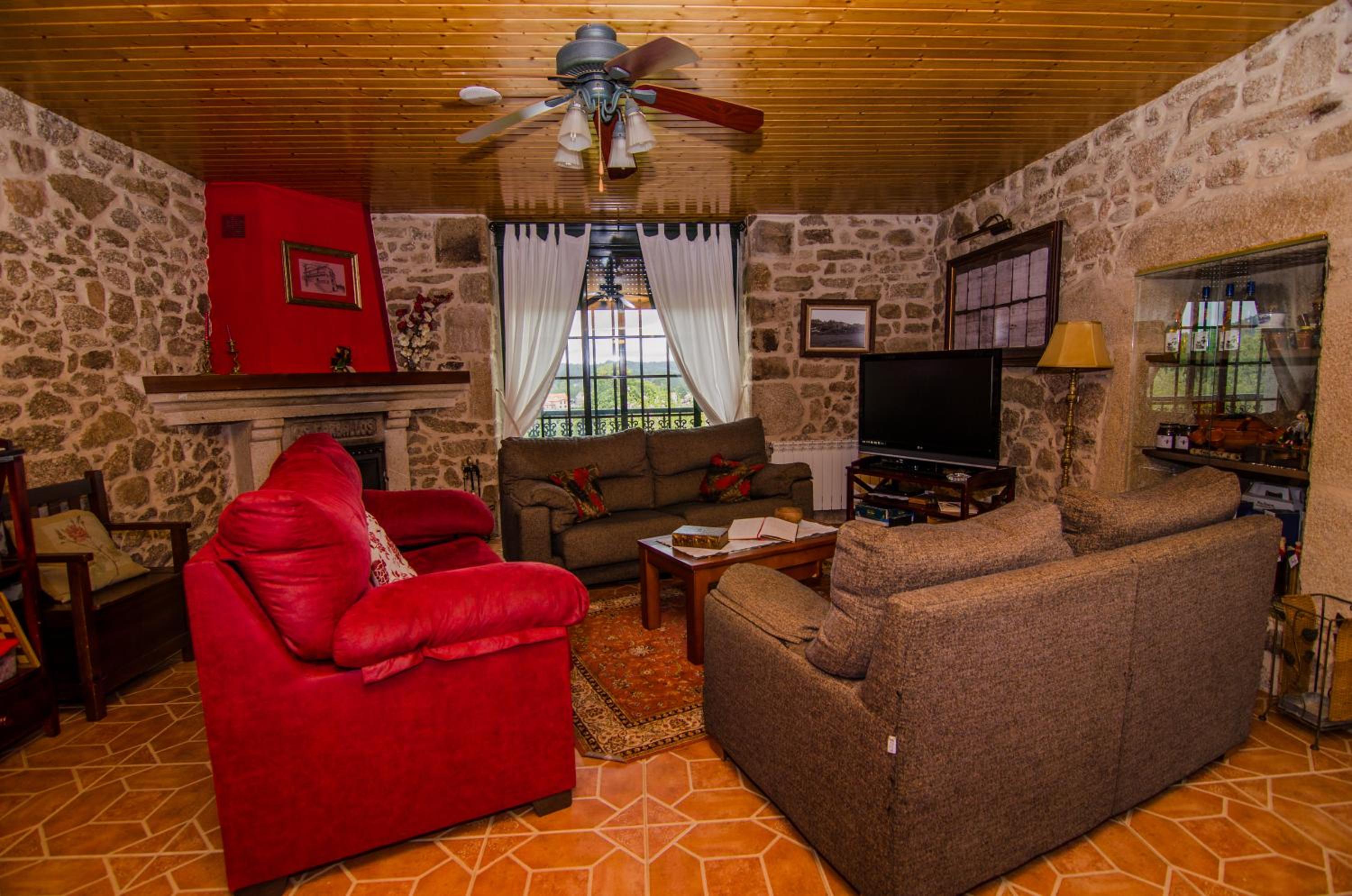 Casa Rural Os Carballos
