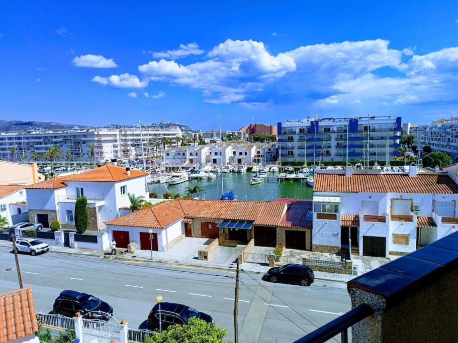Estudio con vistas, Roses view 3