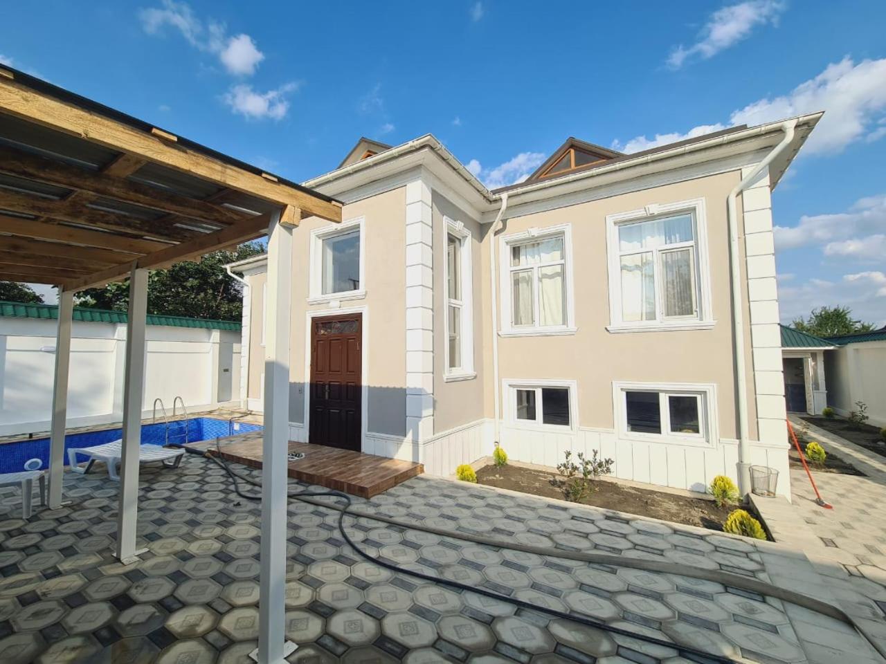 Yasin White villa