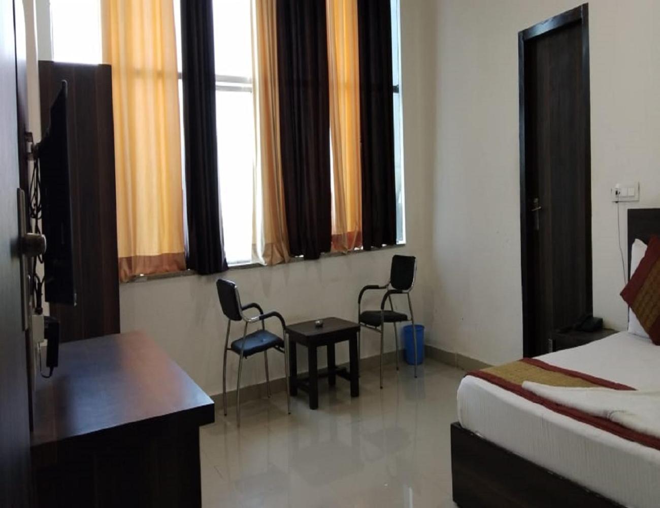 Om Hotel, Narnaul view 3