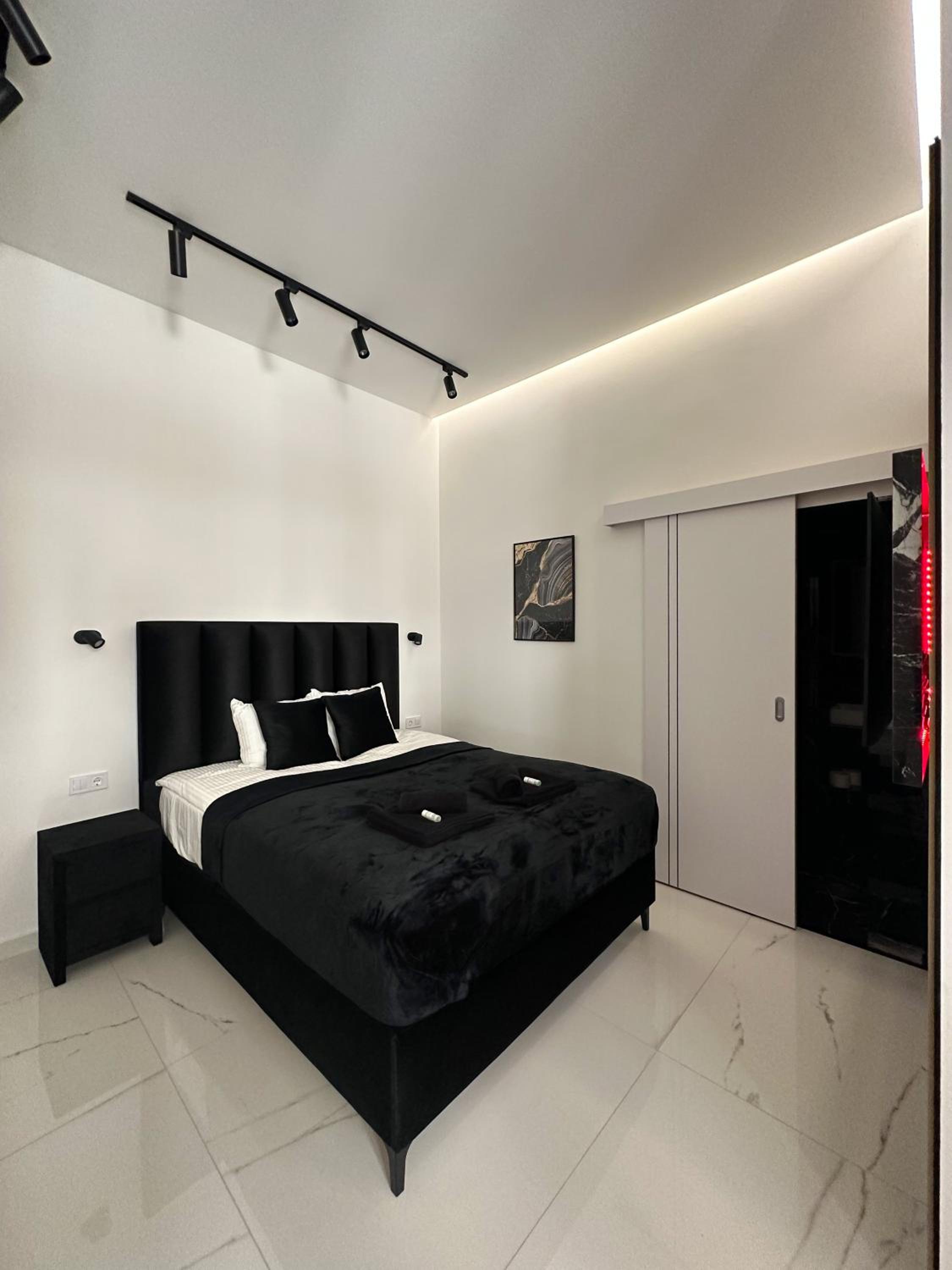 V21 Luxury Apartments view 4