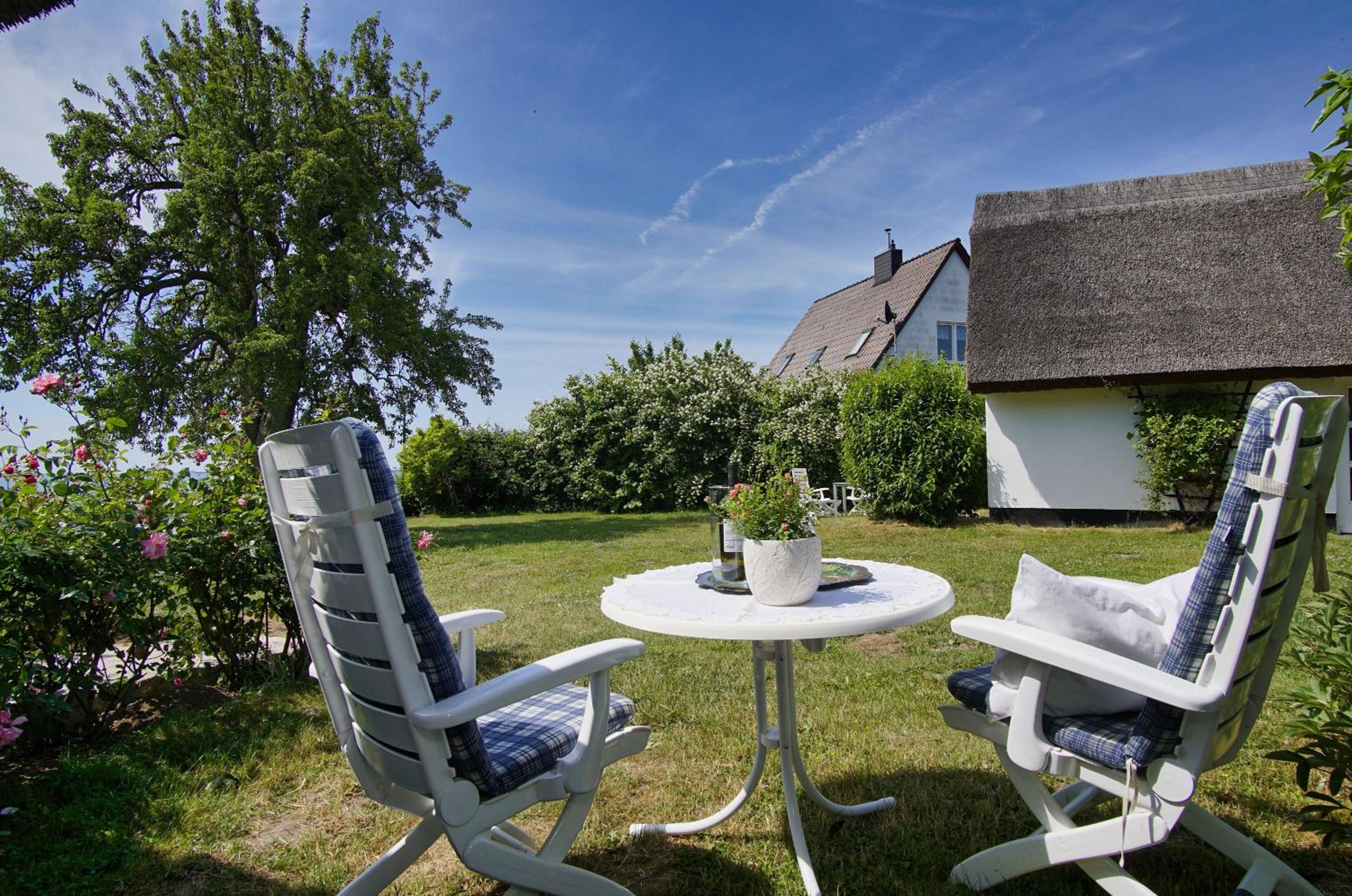 strandnahe Idylle am Meer, private Badestelle, Strandkorb - Gutshof Ostseeblick